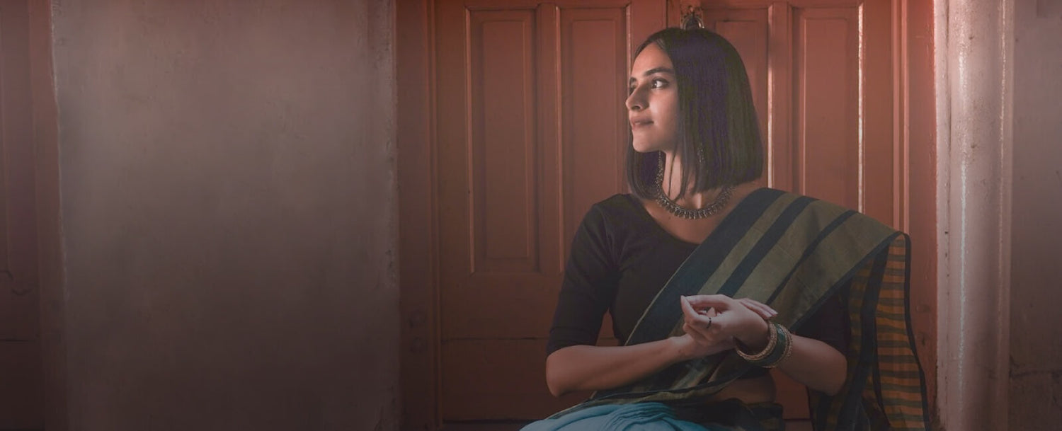 The Story Behind Making of Maheshwari Silk - Fabriclore