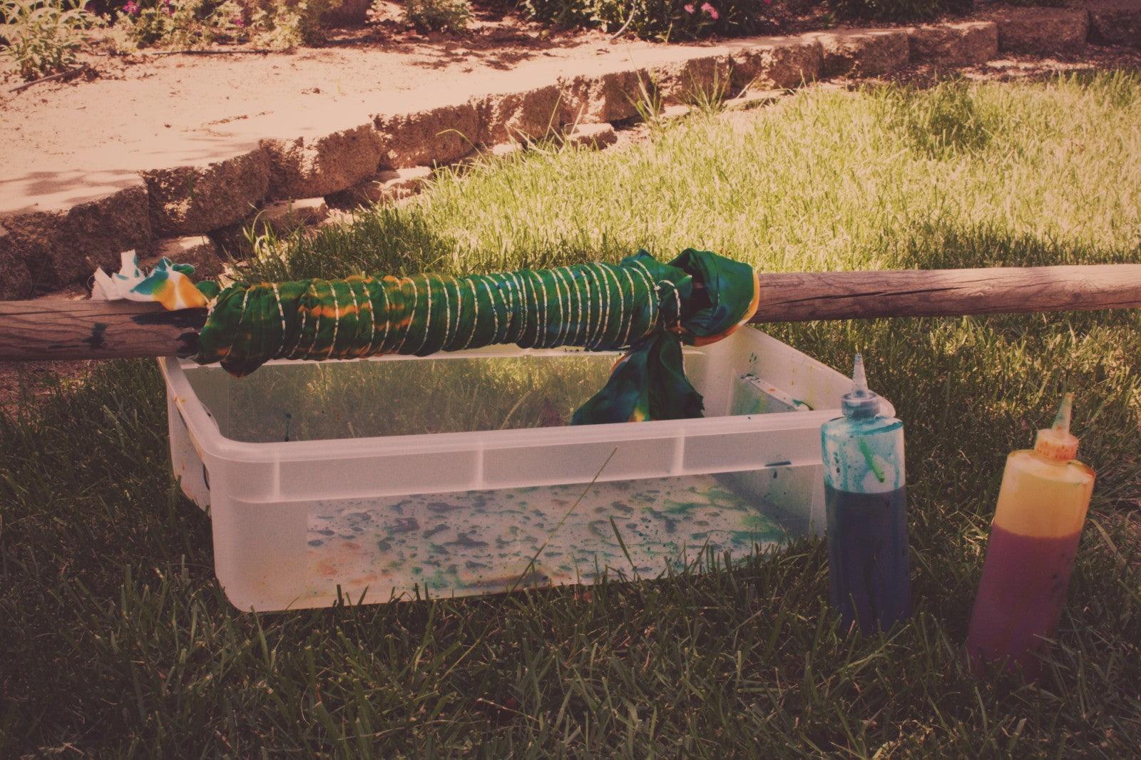 The In Vogue Global Textile Craft - Shibori - Fabriclore