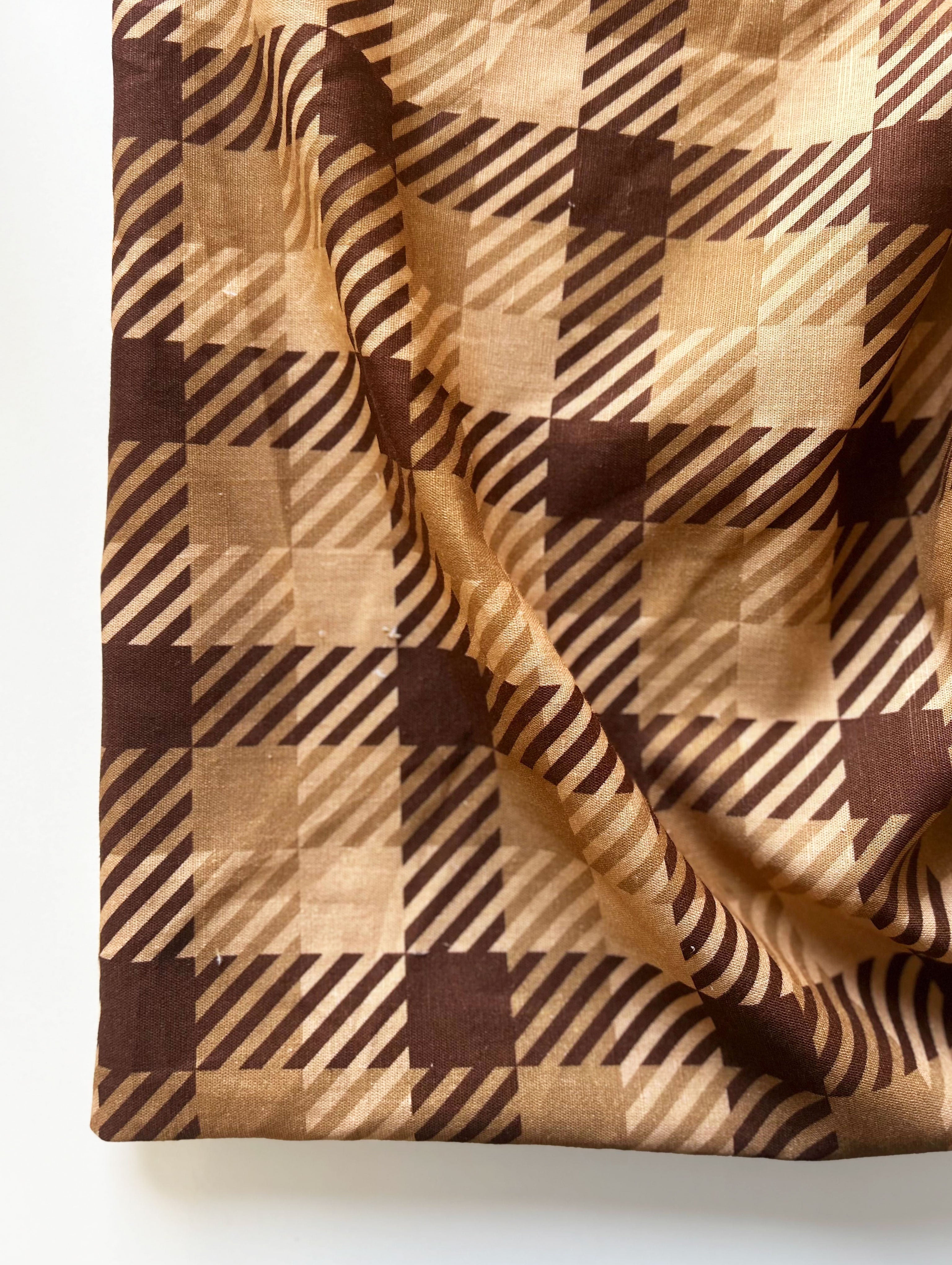 Brown Digital Print Cotton Linen Fabric 58" (70%-30%)