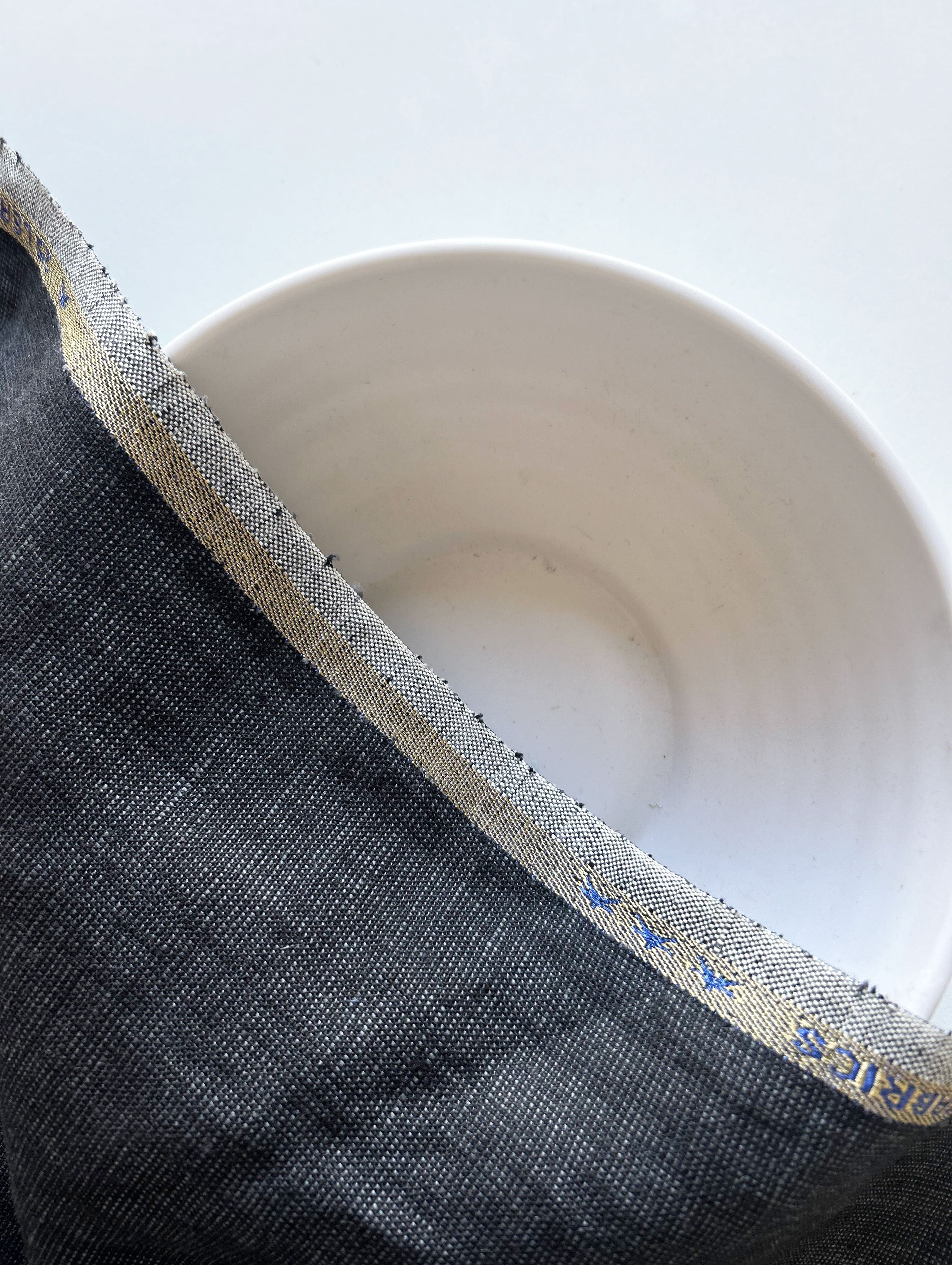 25 Lea Suiting Linen Dark Yarn Dyed Fabric 58"