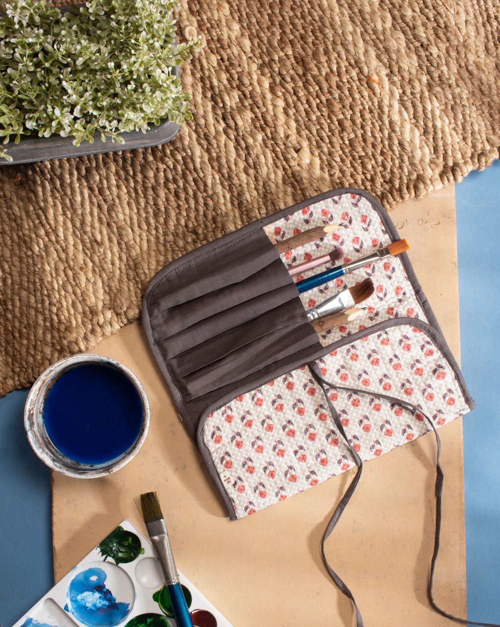 Handcrafted Brush Holder - Fabriclore.com