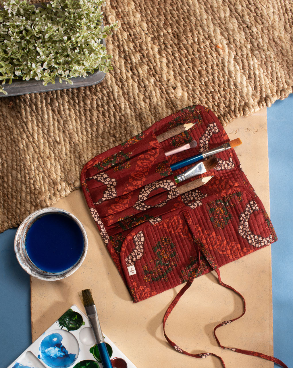 Handcrafted Brush Holder - Fabriclore.com
