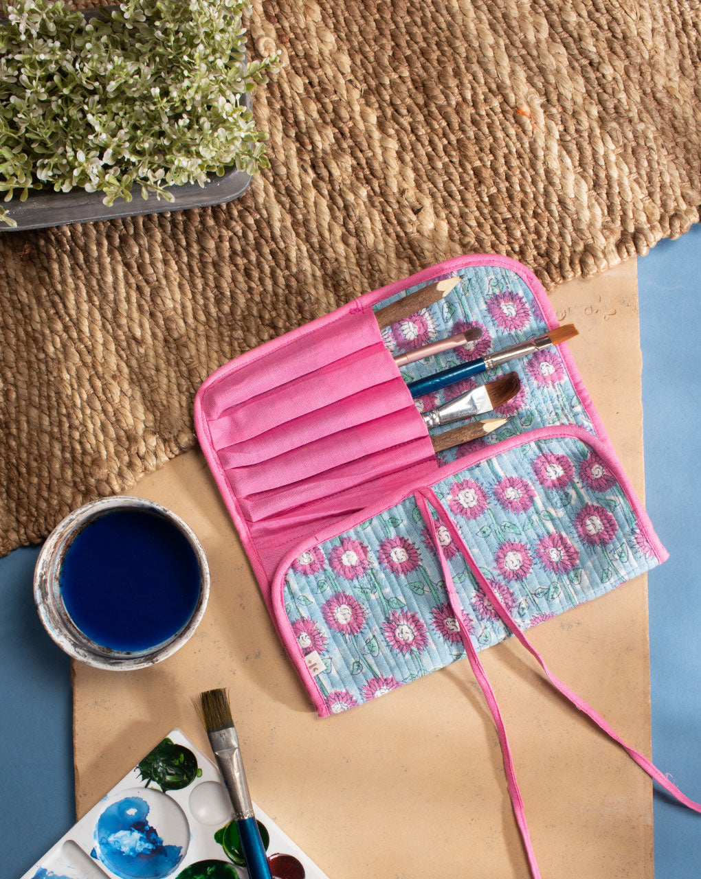 Handcrafted Brush Holder - Fabriclore.com
