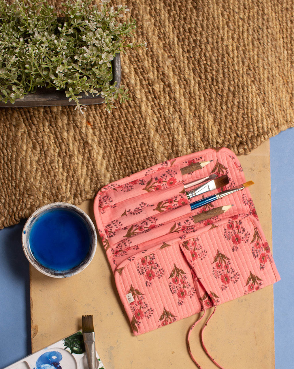 Handcrafted Brush Holder - Fabriclore.com