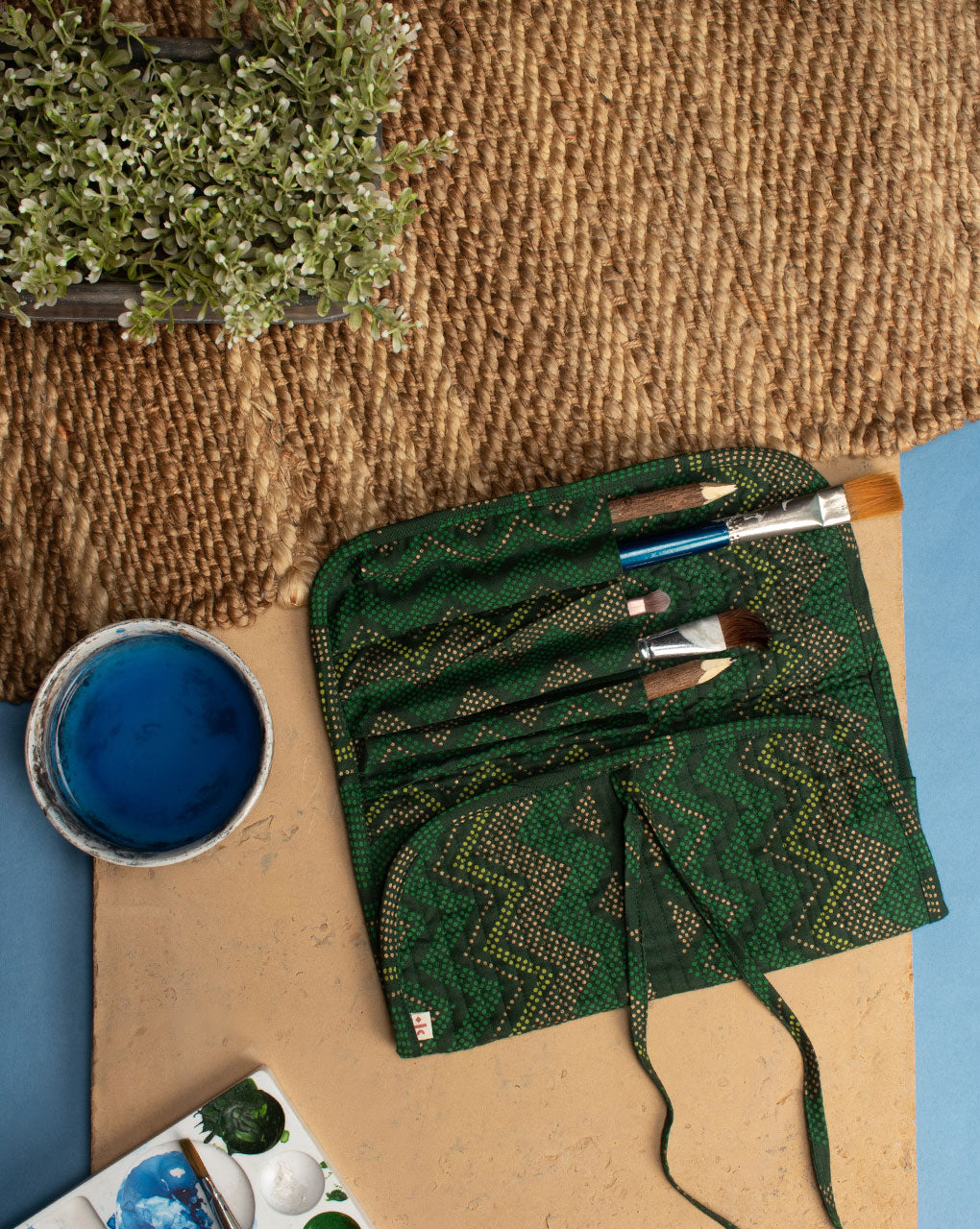 Handcrafted Brush Holder - Fabriclore.com