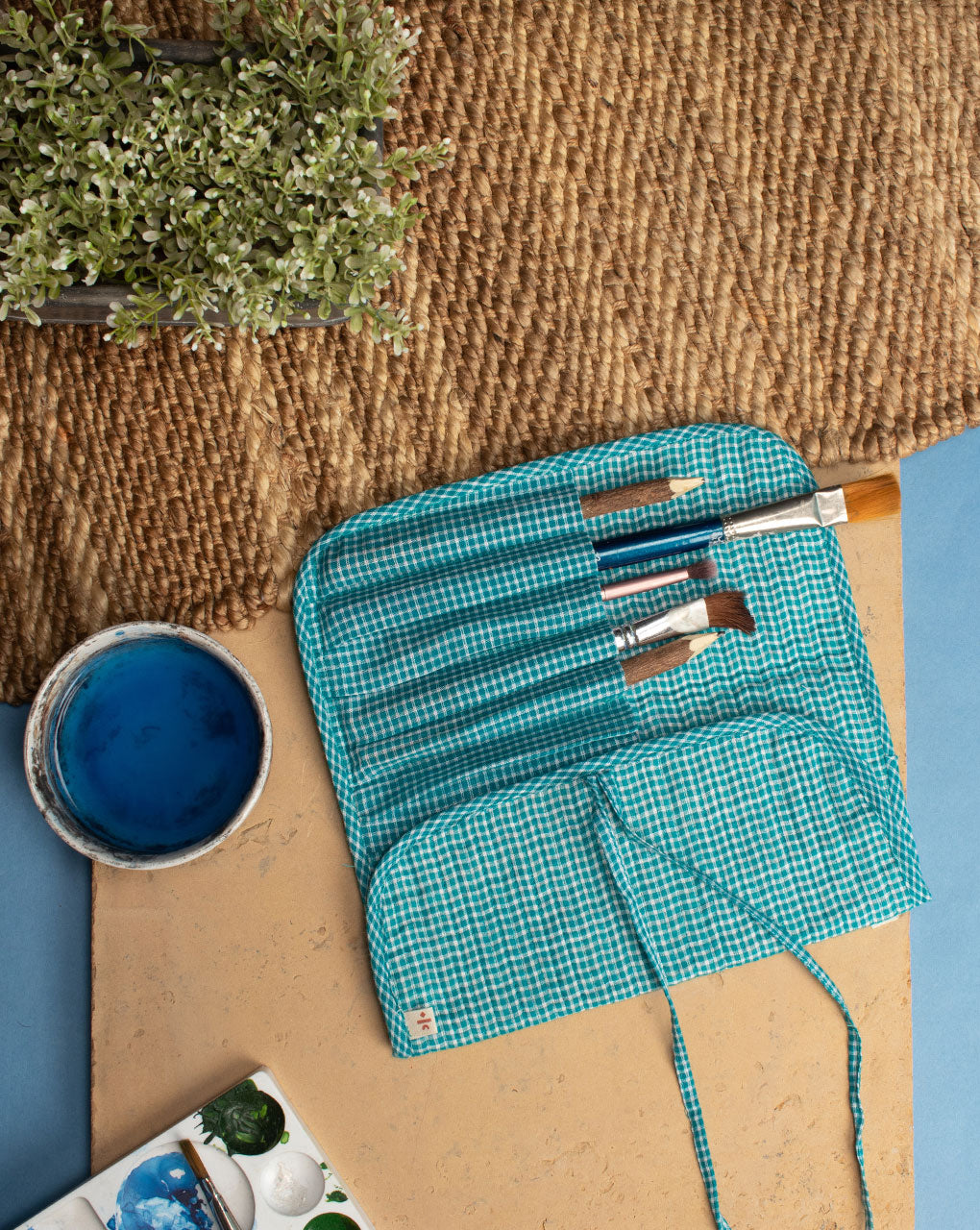Handcrafted Brush Holder - Fabriclore.com
