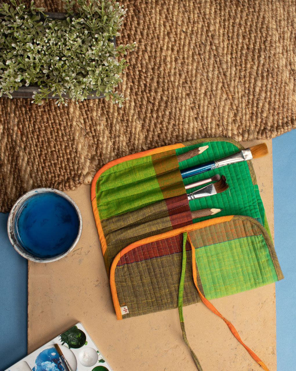 Handcrafted Brush Holder - Fabriclore.com