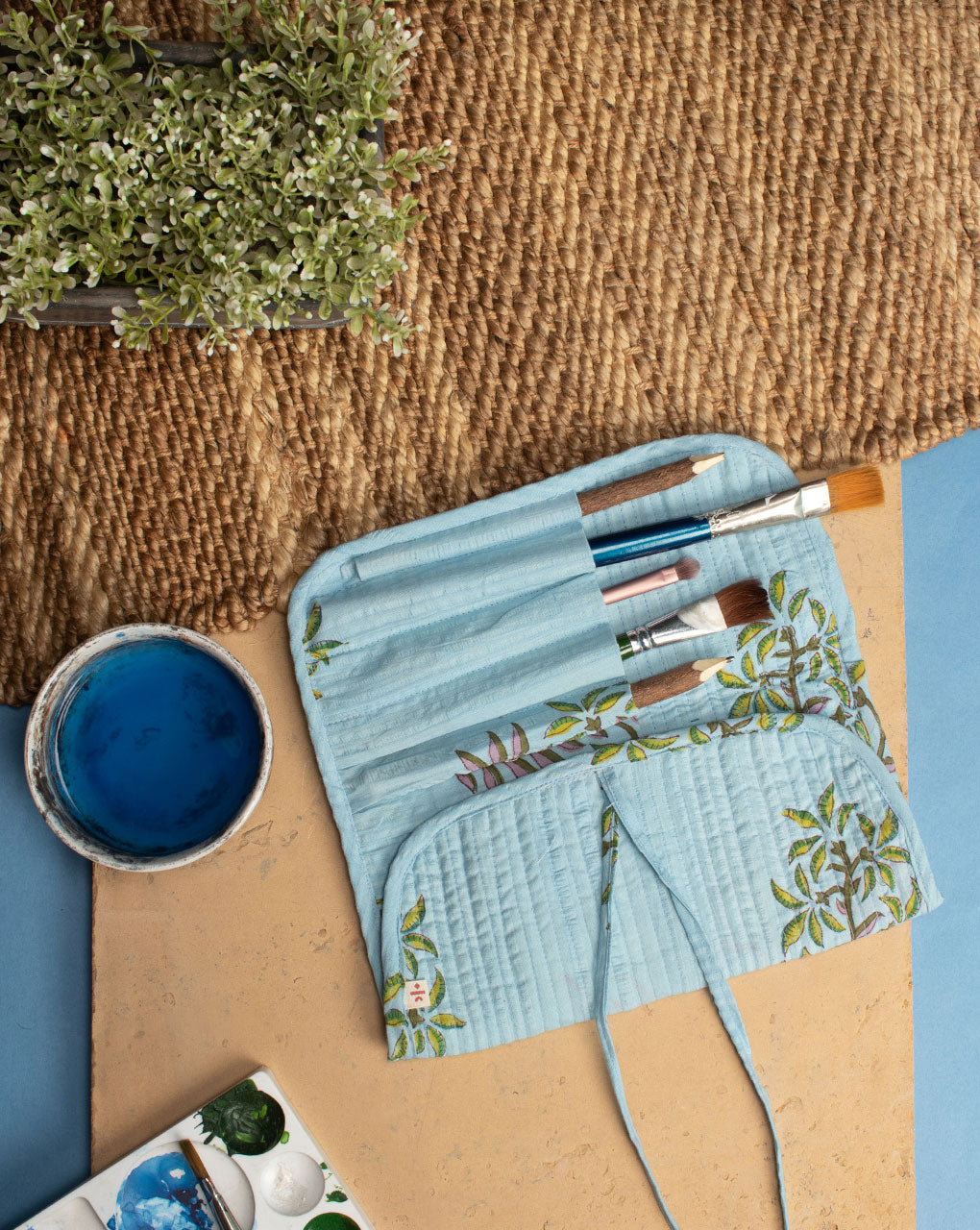 Handcrafted Brush Holder - Fabriclore.com