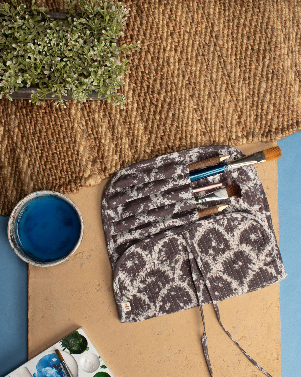 Handcrafted Brush Holder - Fabriclore.com