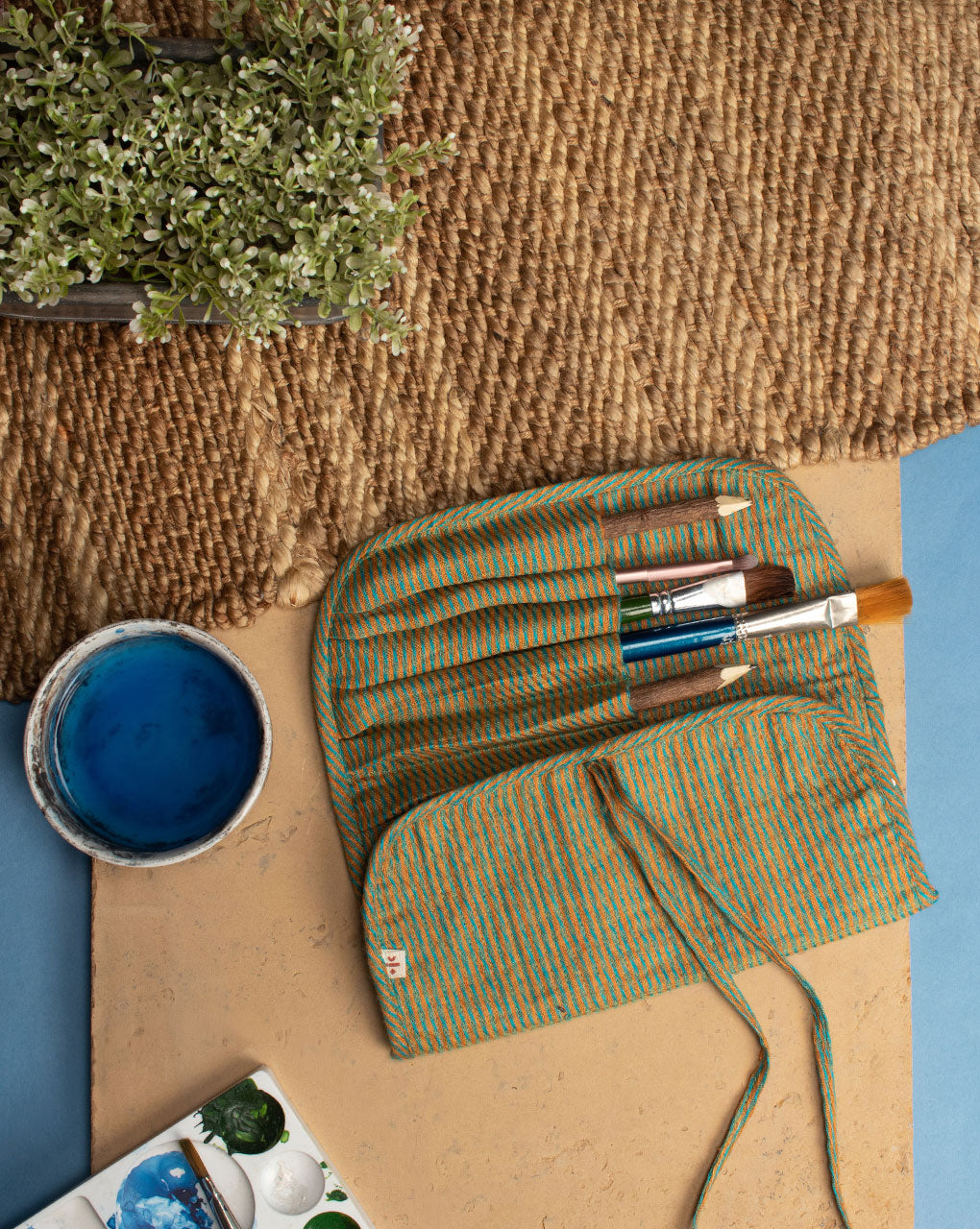 Handcrafted Brush Holder - Fabriclore.com