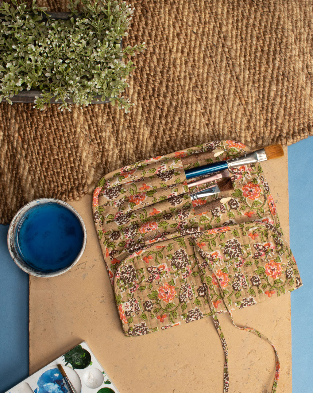 Handcrafted Brush Holder - Fabriclore.com