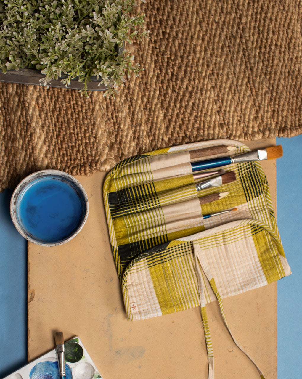 Handcrafted Brush Holder - Fabriclore.com