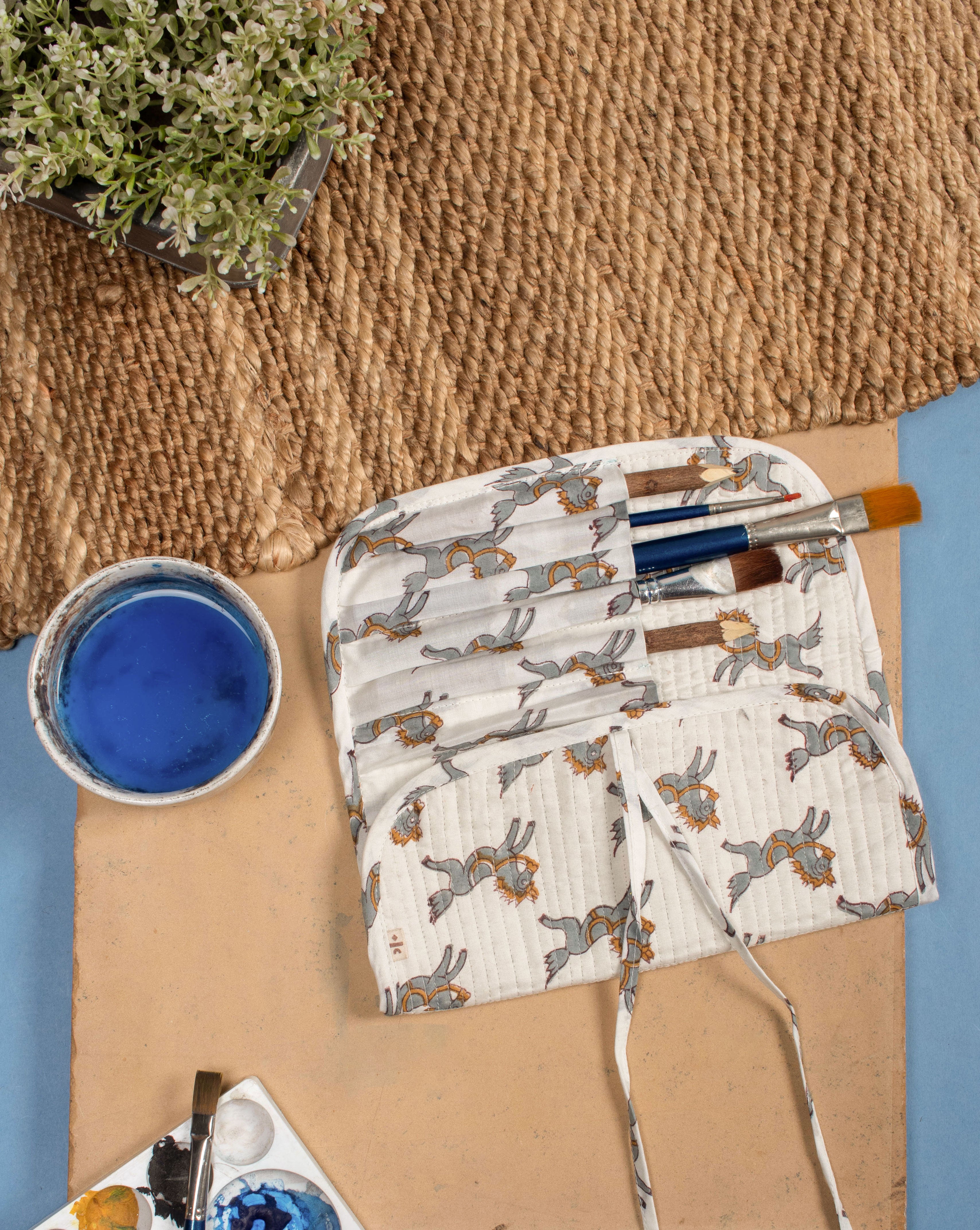 Handcrafted Brush Holder - Fabriclore.com