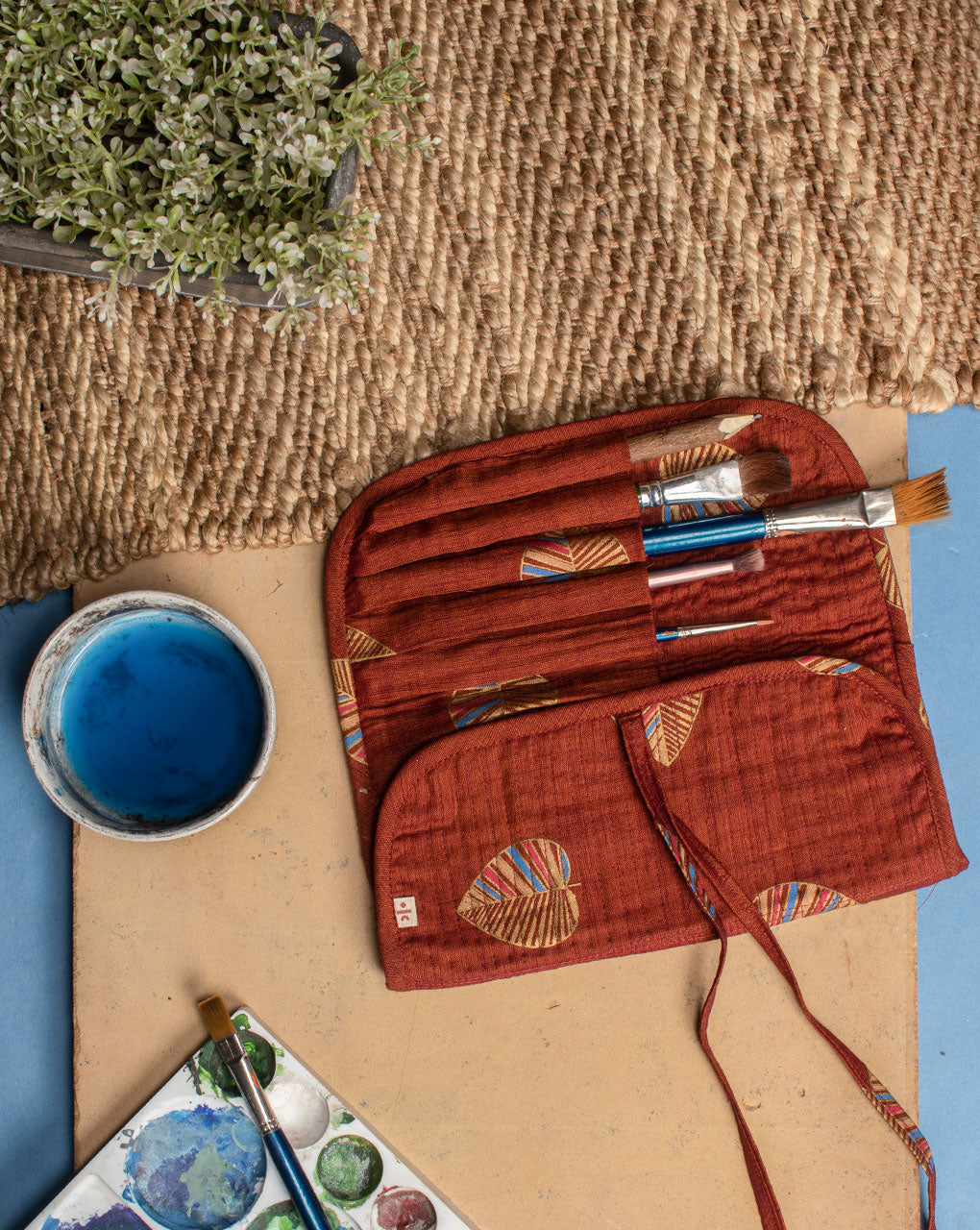 Handcrafted Brush Holder - Fabriclore.com
