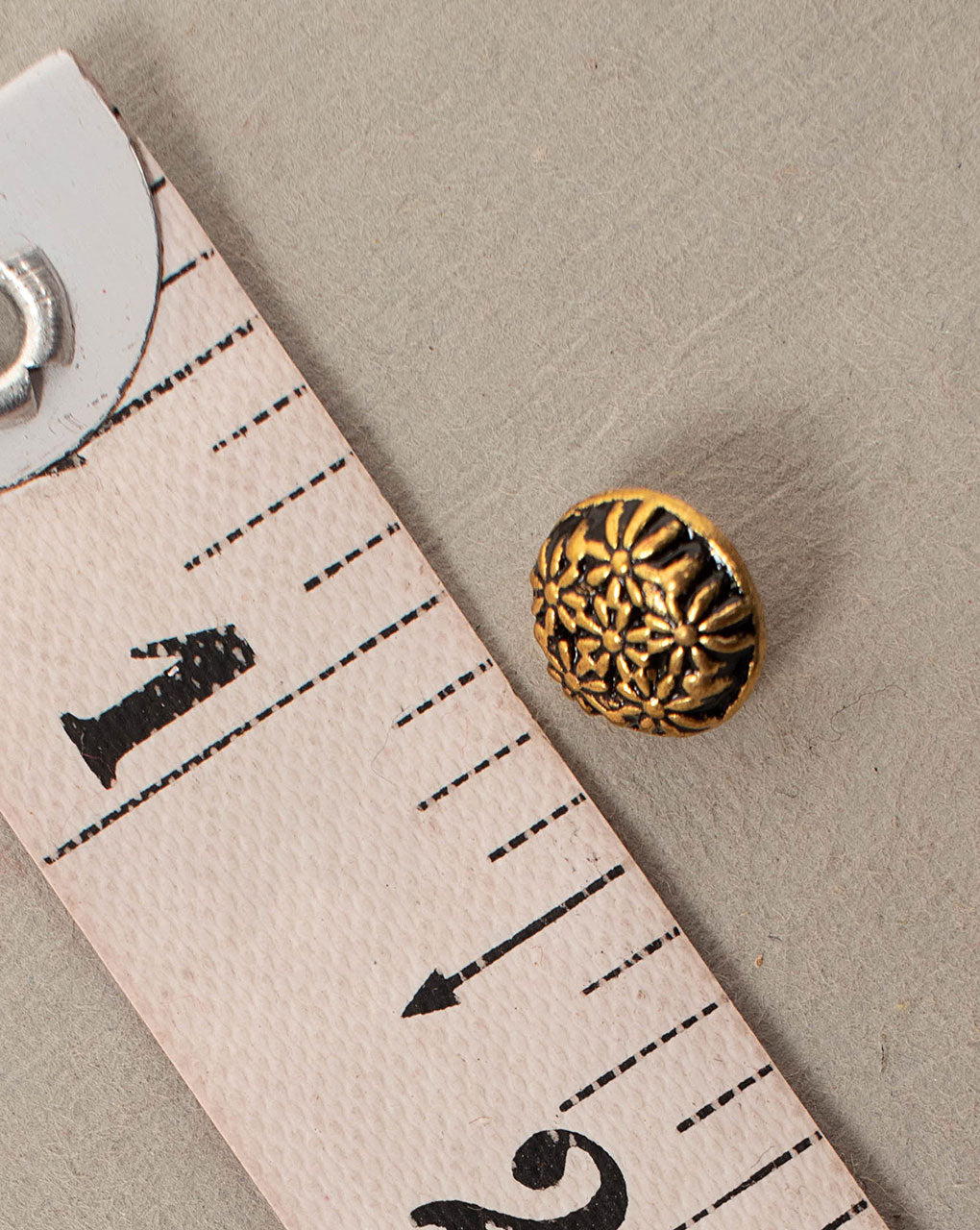 Antique Metal Casting Button ( Set Of 6 ) - Fabriclore.com