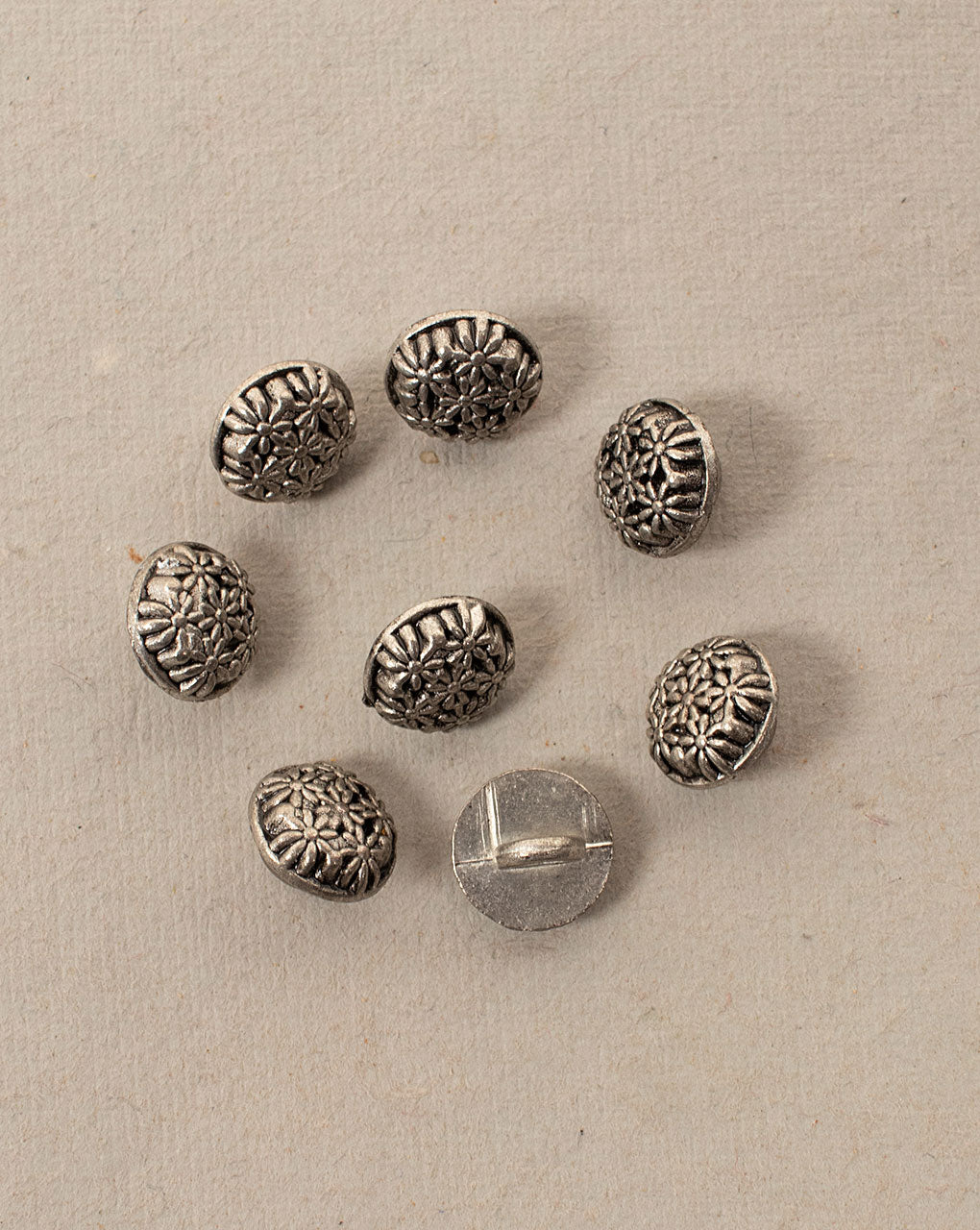 Antique Metal Casting Button ( Set Of 6 ) - Fabriclore.com