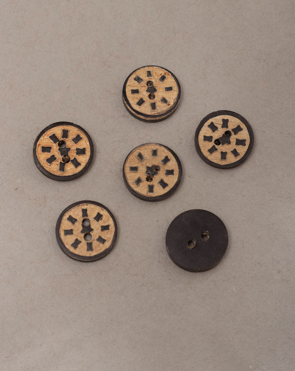Engraved Horn Buttons ( Set Of 6 ) - Fabriclore.com