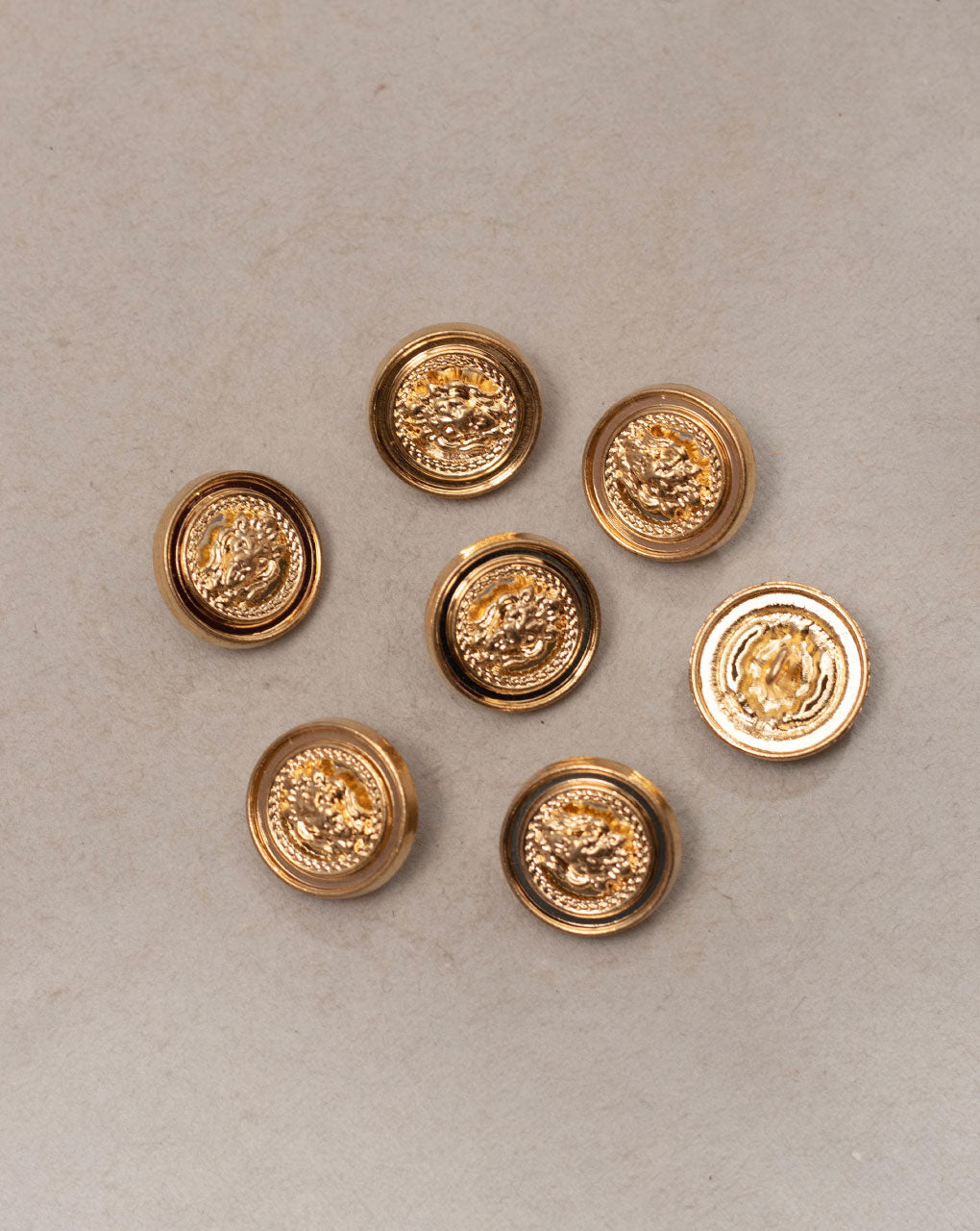 Antique Metal Casting Button ( Set Of 6 ) - Fabriclore.com