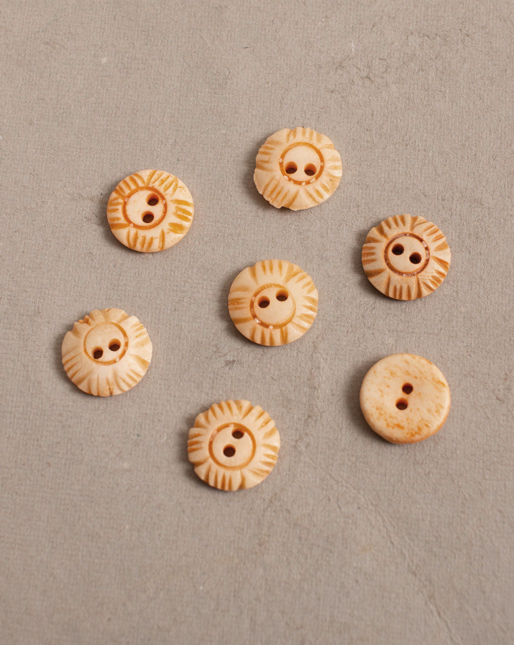 Hand Carved Bone Button ( Set Of 6 ) - Fabriclore.com