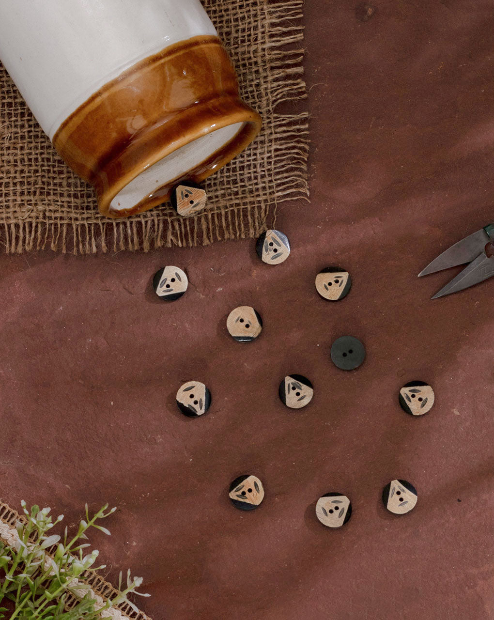 Hand Carved Horn Button ( Set Of 6 ) - Fabriclore.com