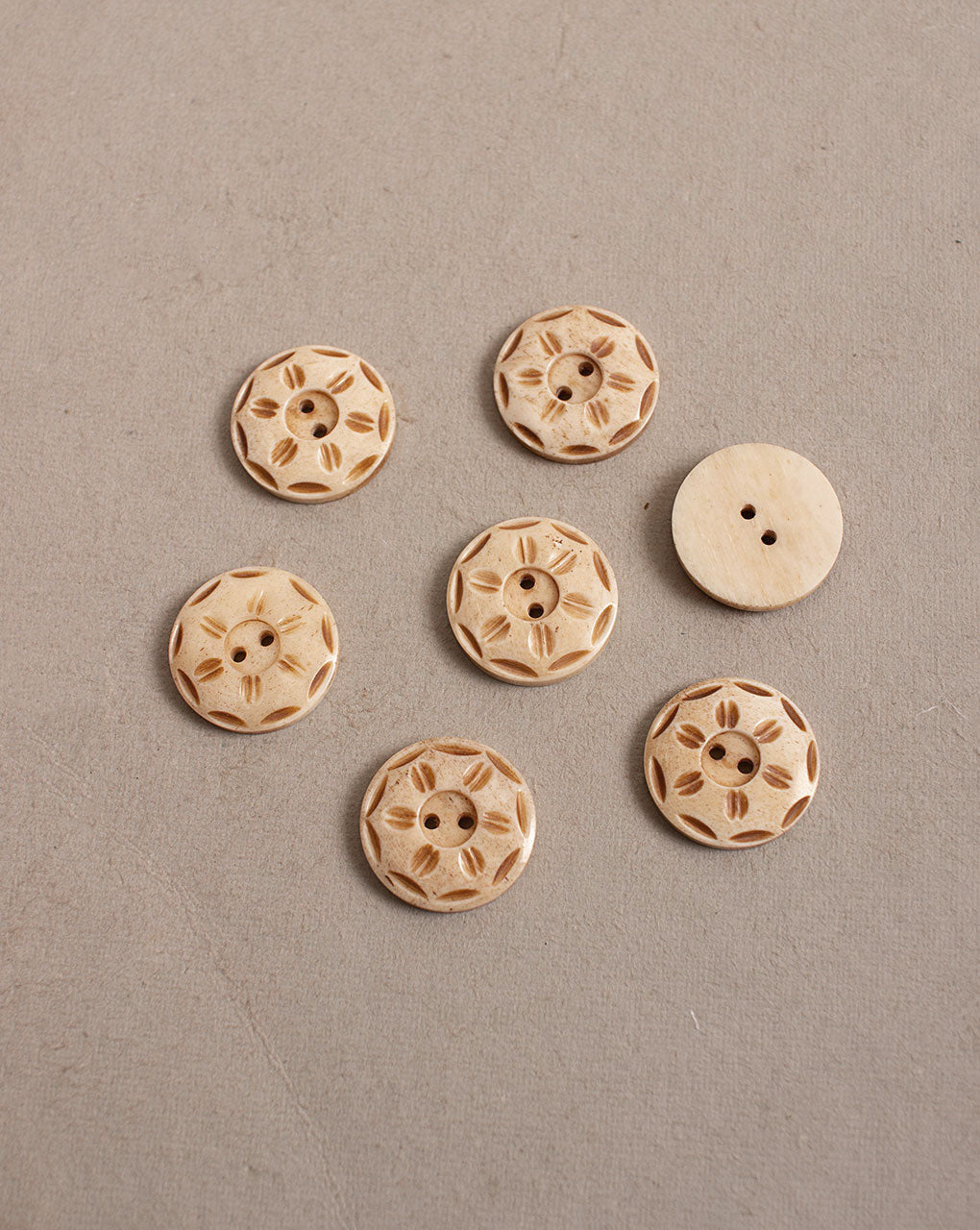 Hand Carved Bone Button ( Set Of 6 ) - Fabriclore.com