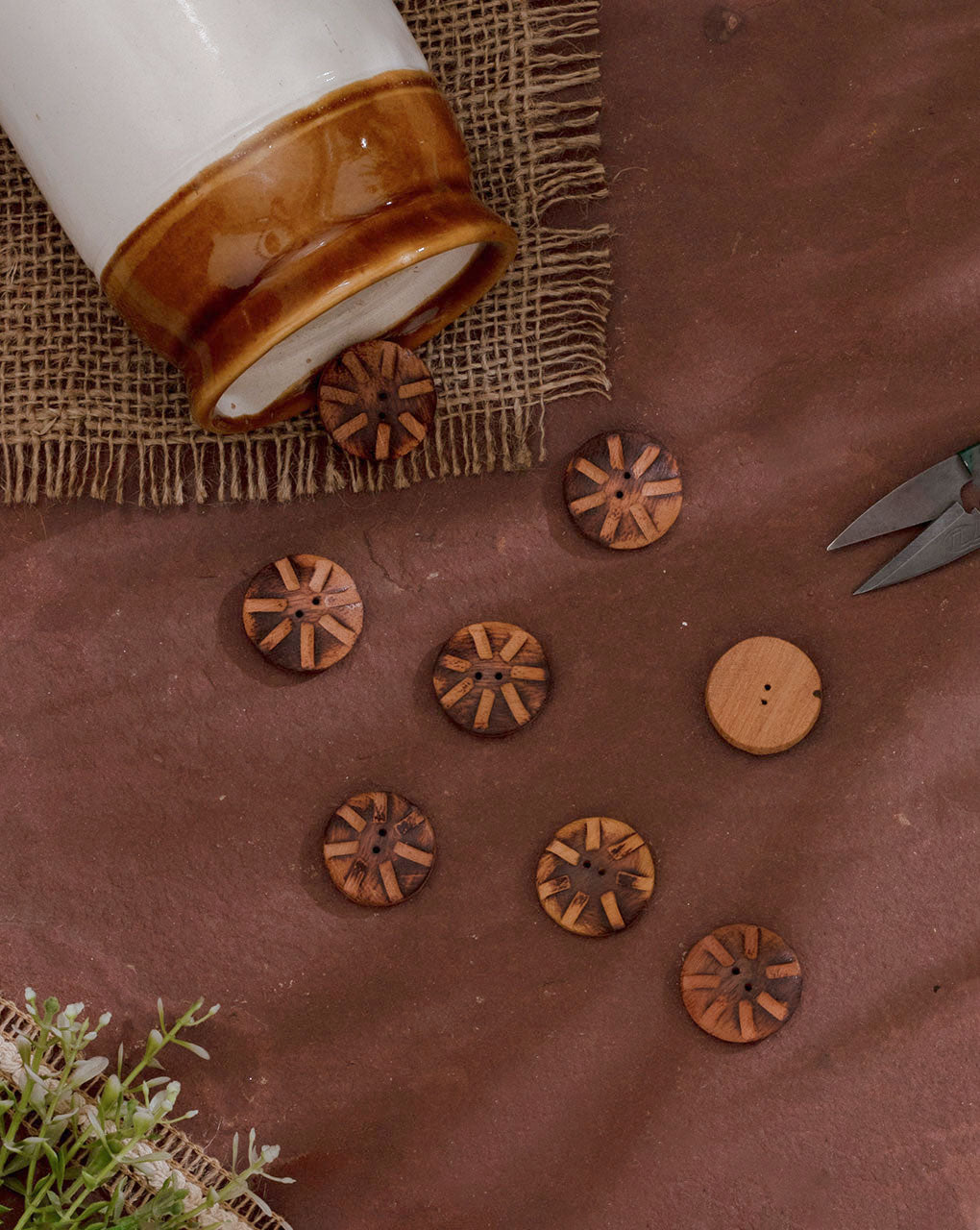 Hand Carved Wooden Button ( Single Piece ) - Fabriclore.com