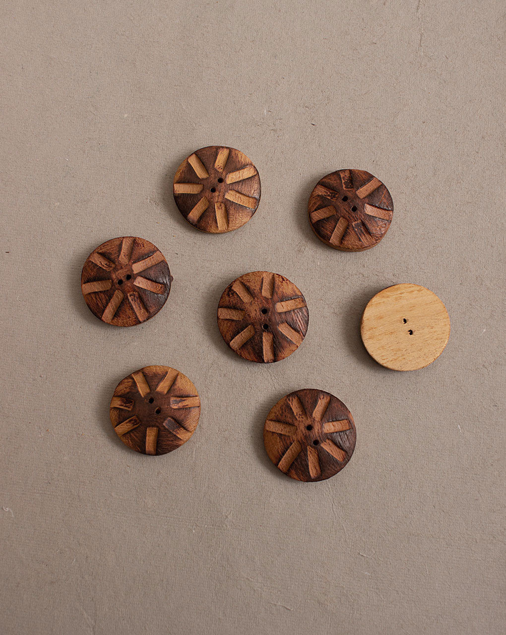 Hand Carved Wooden Button ( Single Piece ) - Fabriclore.com