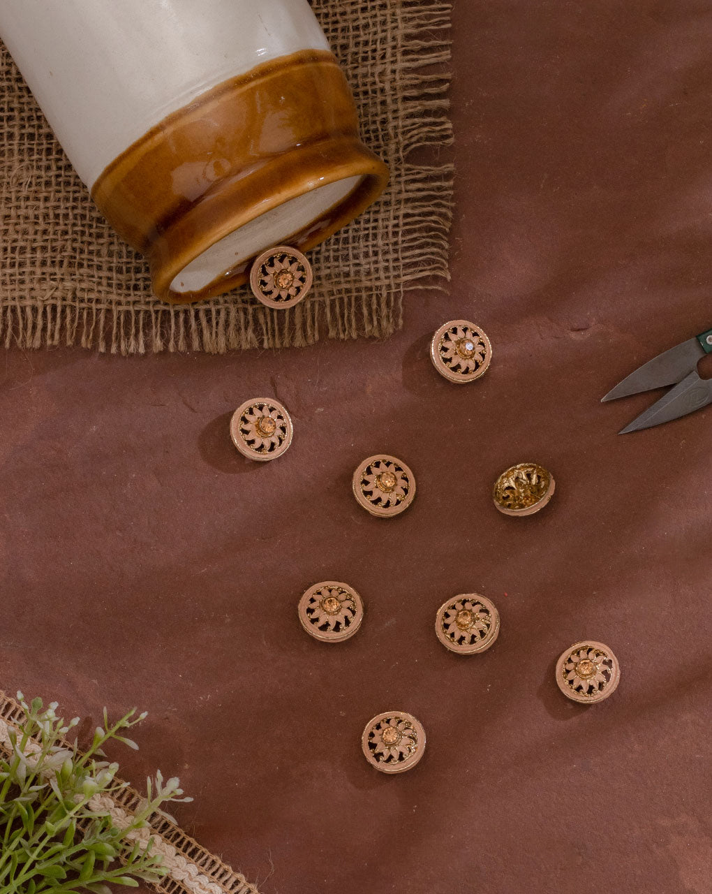Antique Metal Casting Button ( Set Of 4 ) - Fabriclore.com