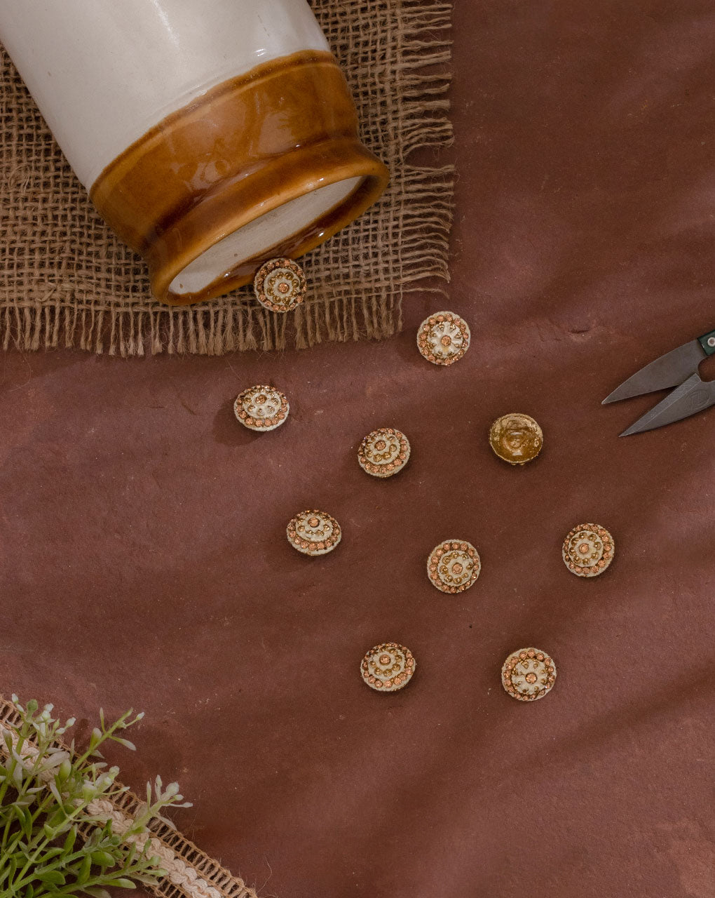 Antique Metal Casting Button ( Set Of 4 ) - Fabriclore.com