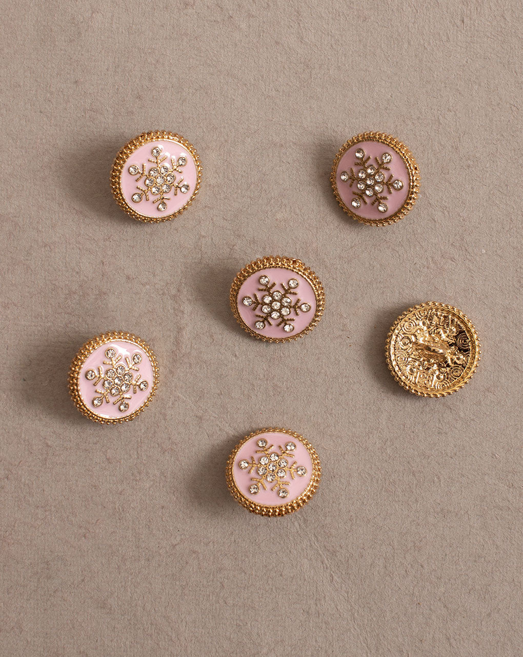 Antique Metal Casting Button ( Set Of 4 ) - Fabriclore.com