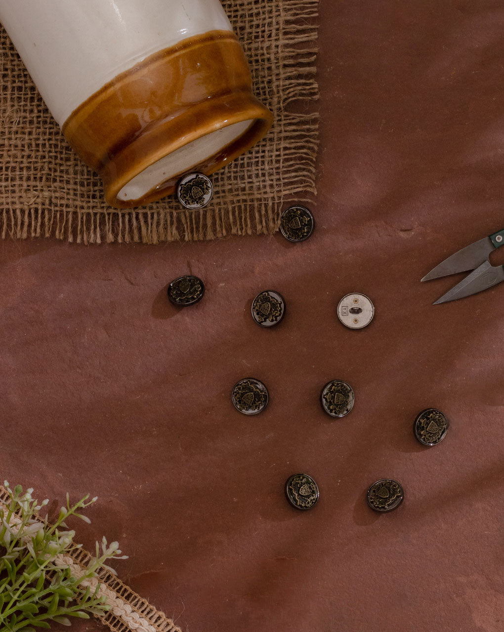 Antique Metal Casting Button ( Set Of 4 ) - Fabriclore.com