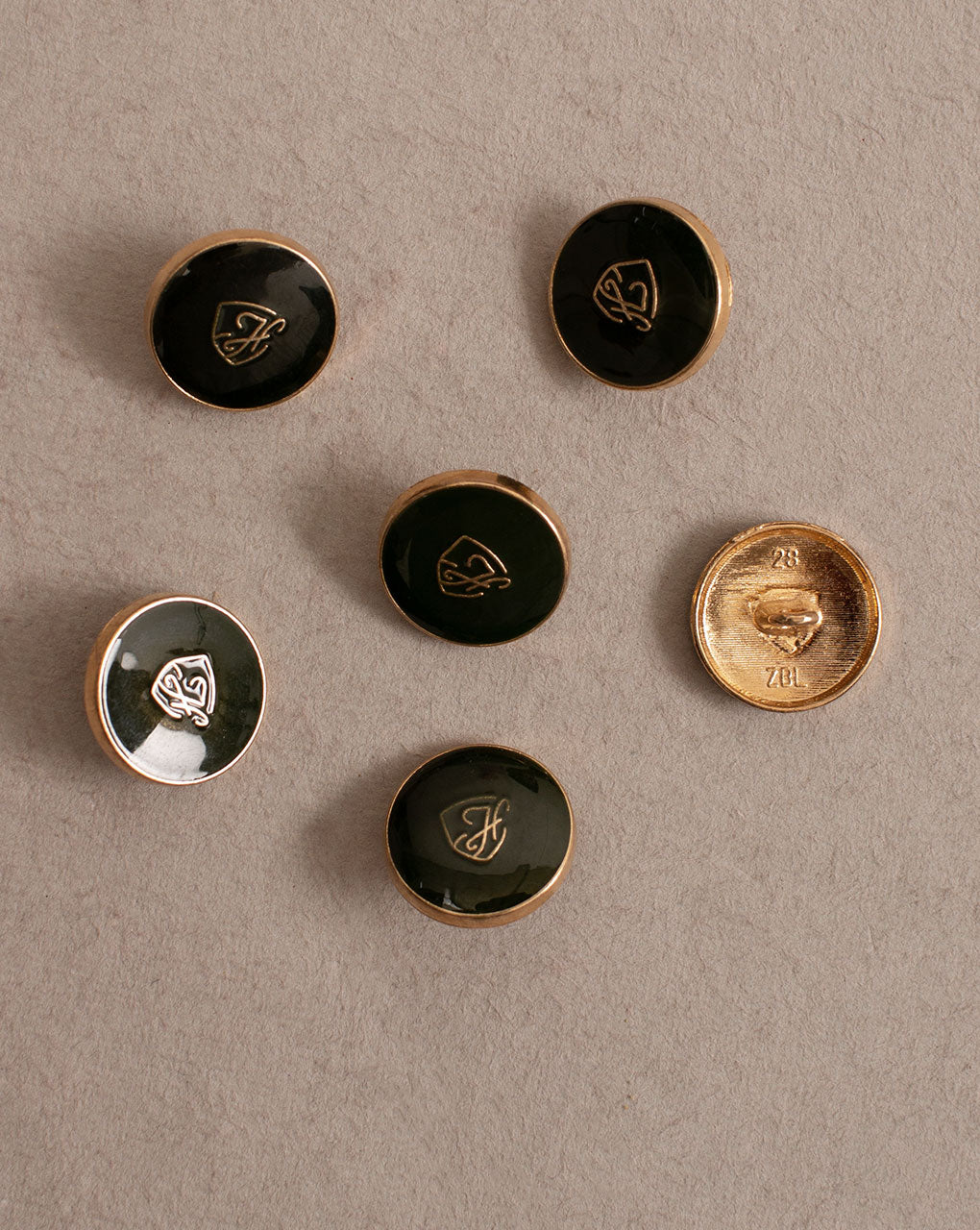 Antique Metal Casting Button ( Set Of 4 ) - Fabriclore.com