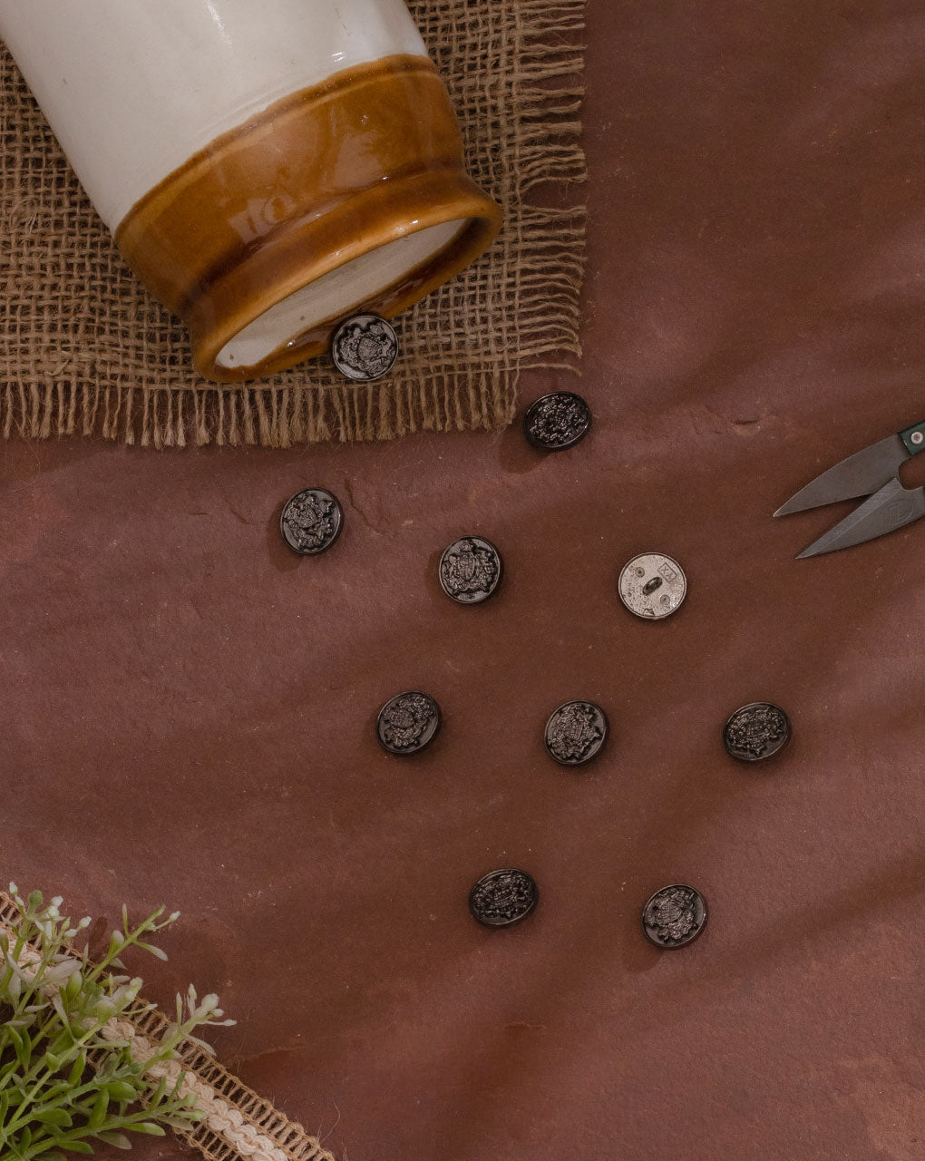Antique Metal Casting Button ( Set Of 4 ) - Fabriclore.com