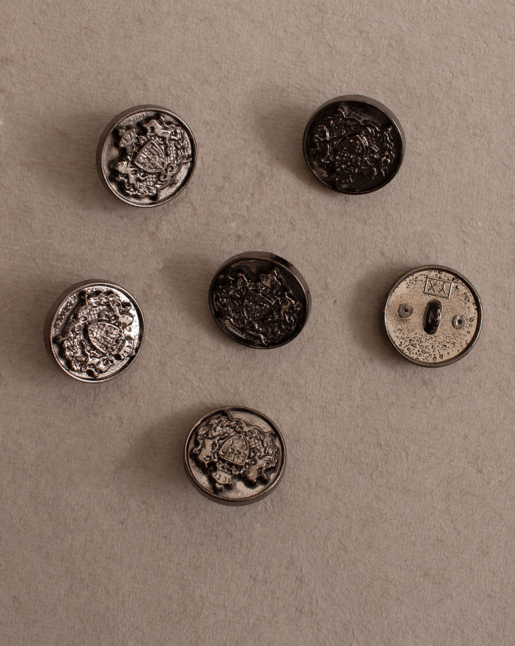 Antique Metal Casting Button ( Set Of 4 ) - Fabriclore.com