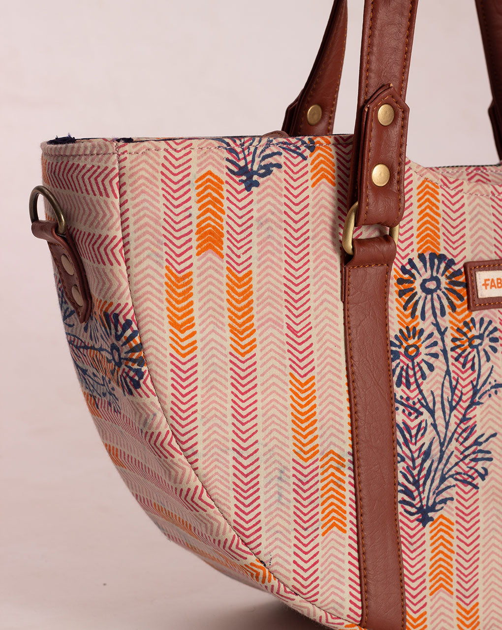Half-moon Handbag - Fabriclore.com