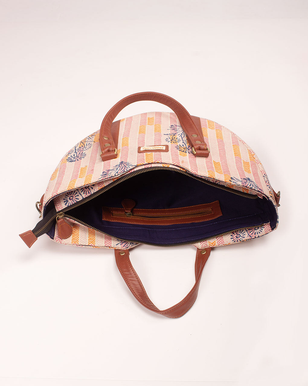 Half-moon Handbag - Fabriclore.com