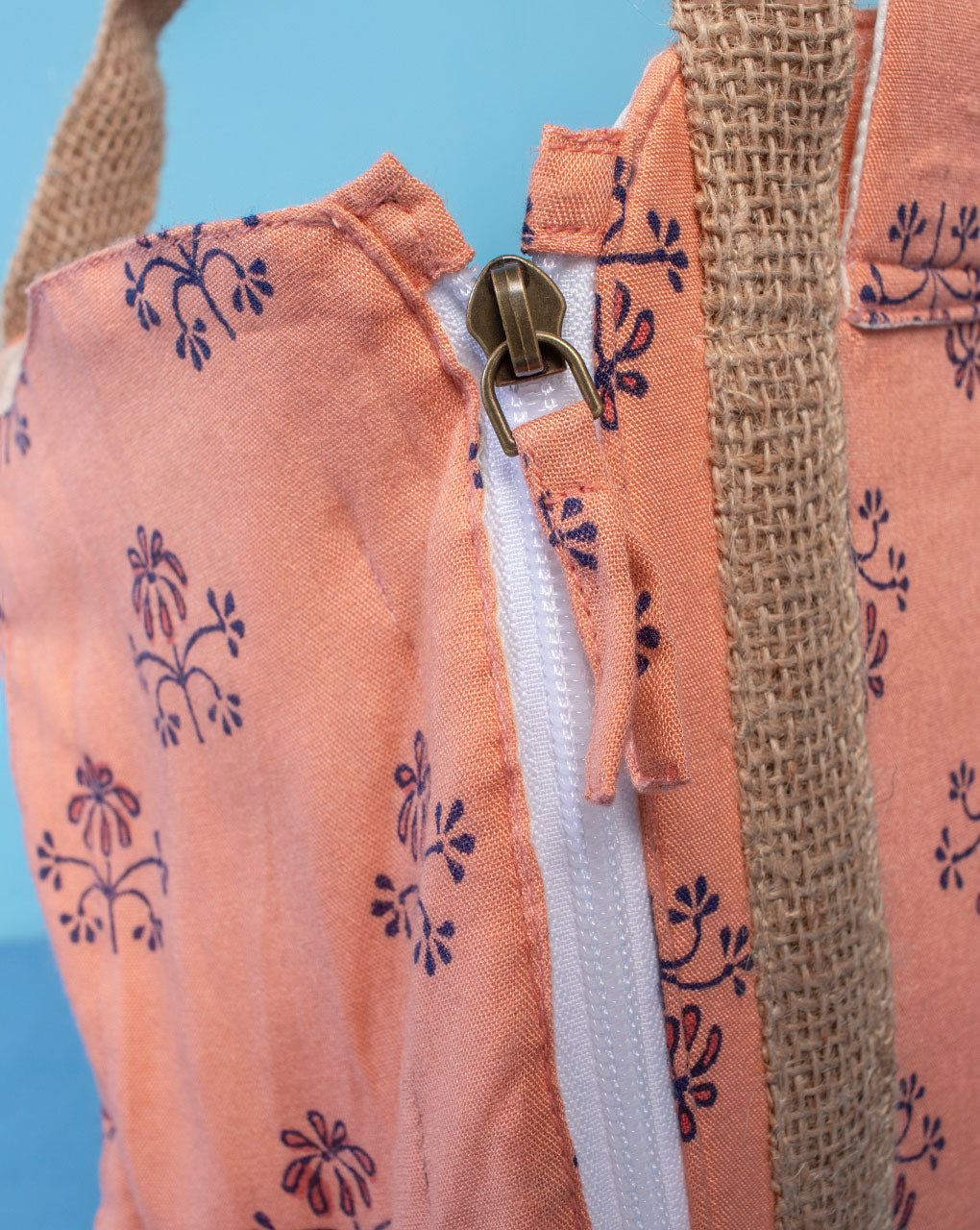 Multi-Utility Lunch Bag - Fabriclore.com