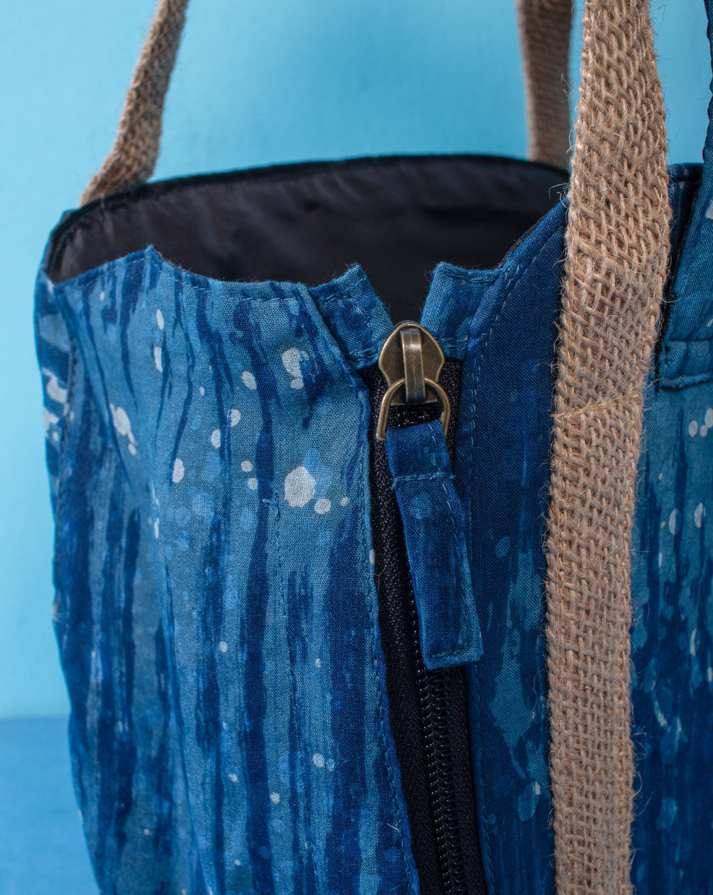 Multi-Utility Indigo Lunch Bag - Fabriclore.com