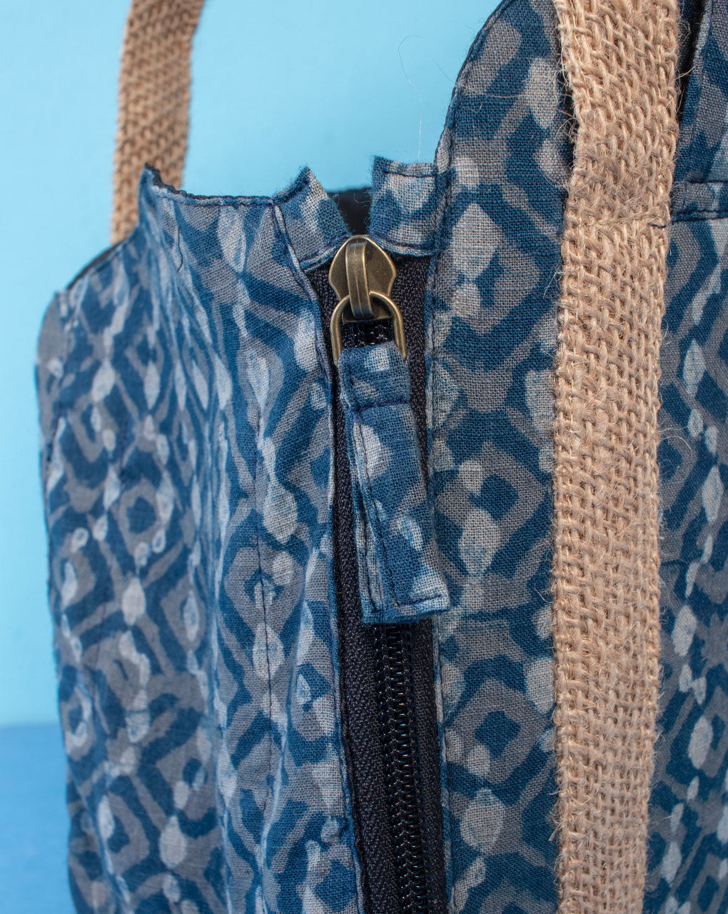 Multi-Utility Akola Lunch Bag - Fabriclore.com