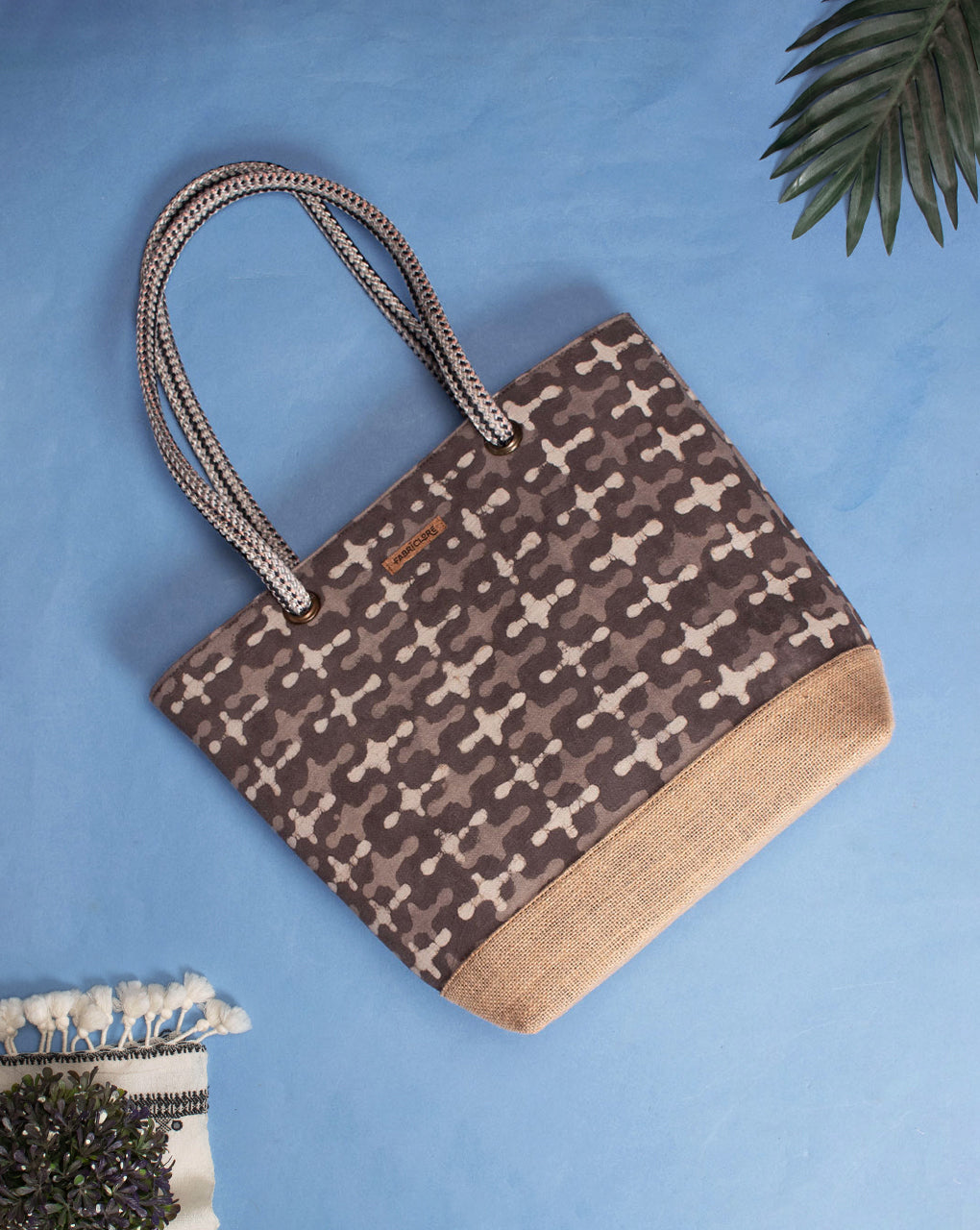 Handcrafted Jute Tote Bag - Fabriclore.com