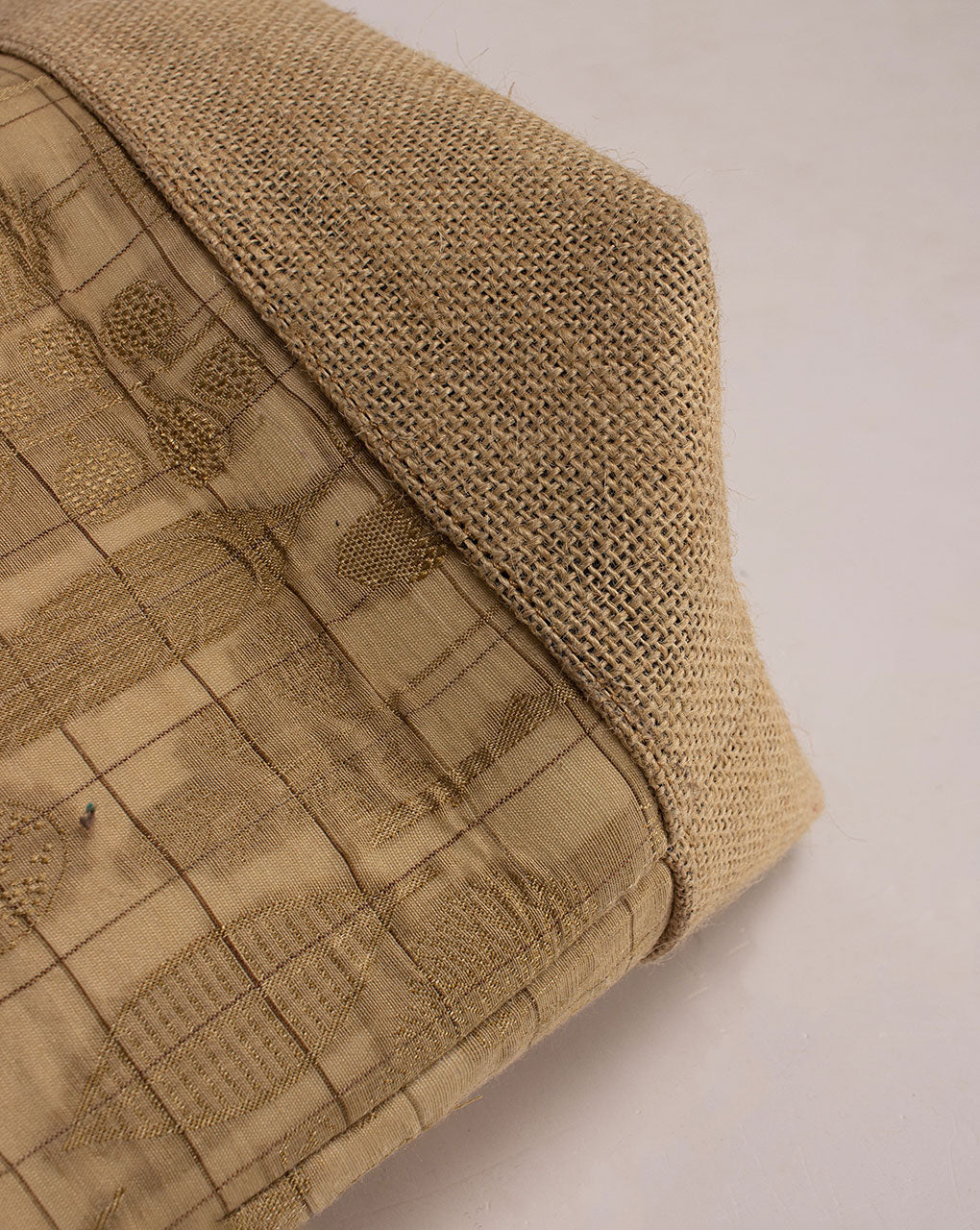 Handcrafted Jute Tote Bag - Fabriclore.com