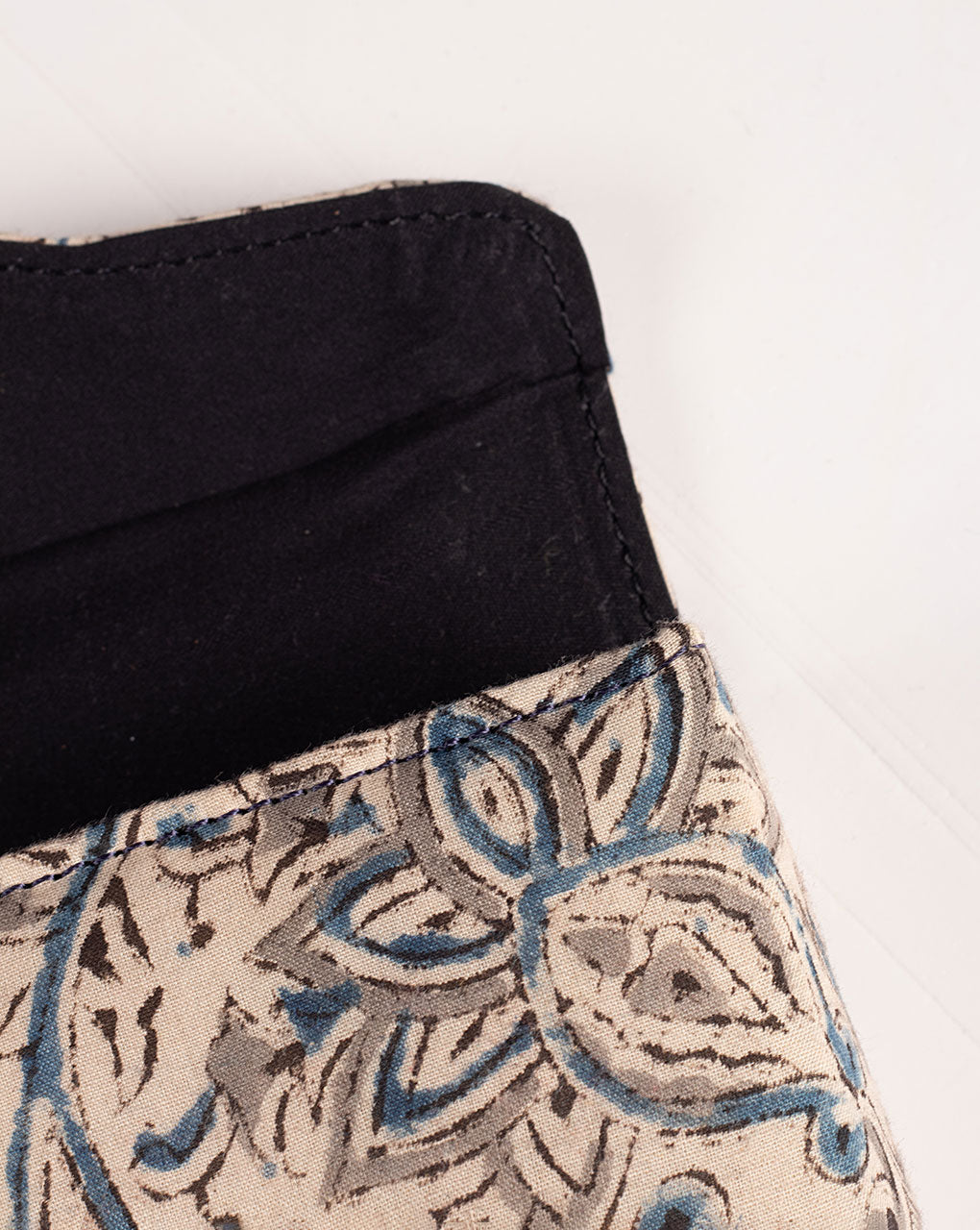 Tissue Box Dispenser - Fabriclore.com