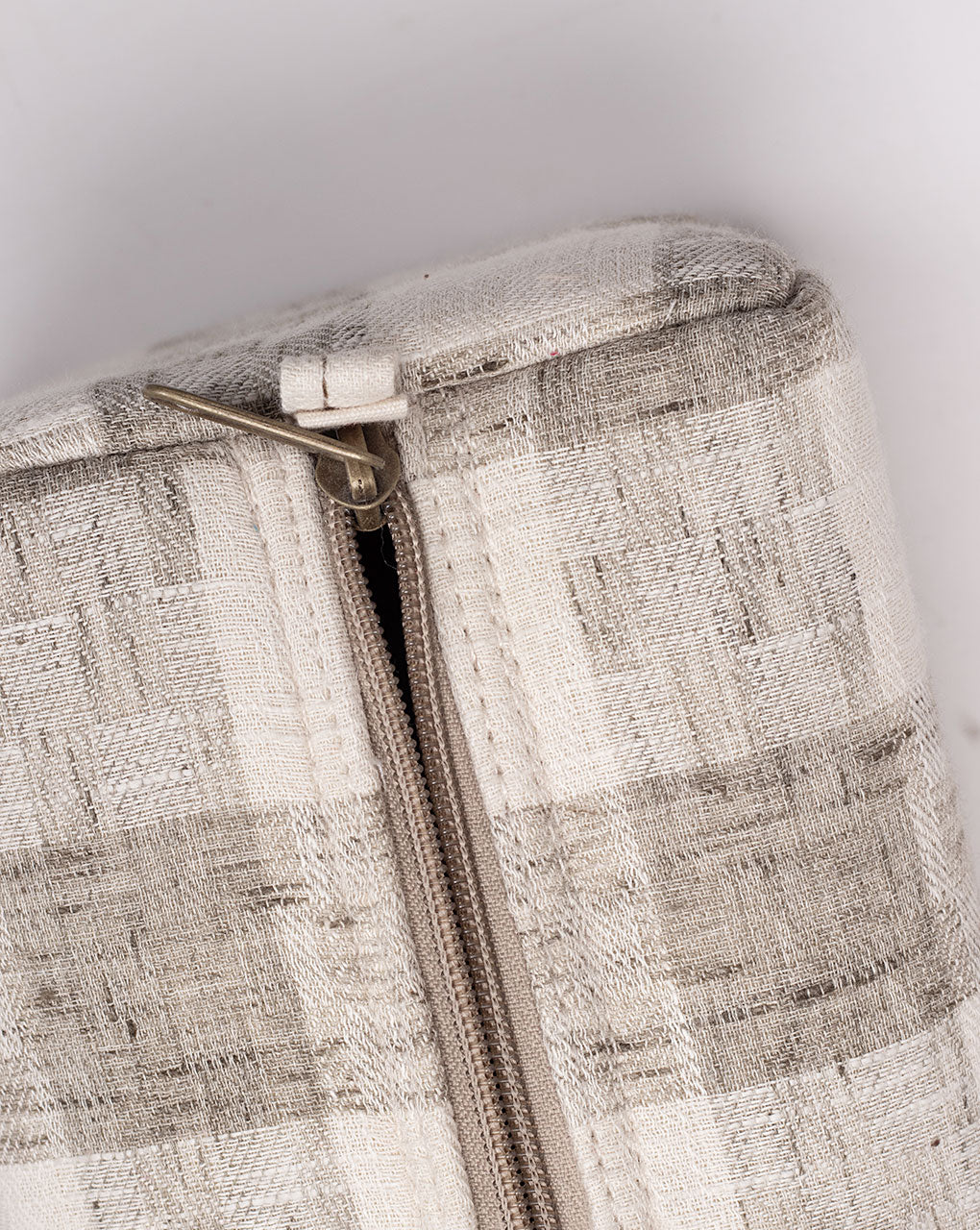 Checks Handcrafted Organiser Bag ( Set Of 2 ) - Fabriclore.com