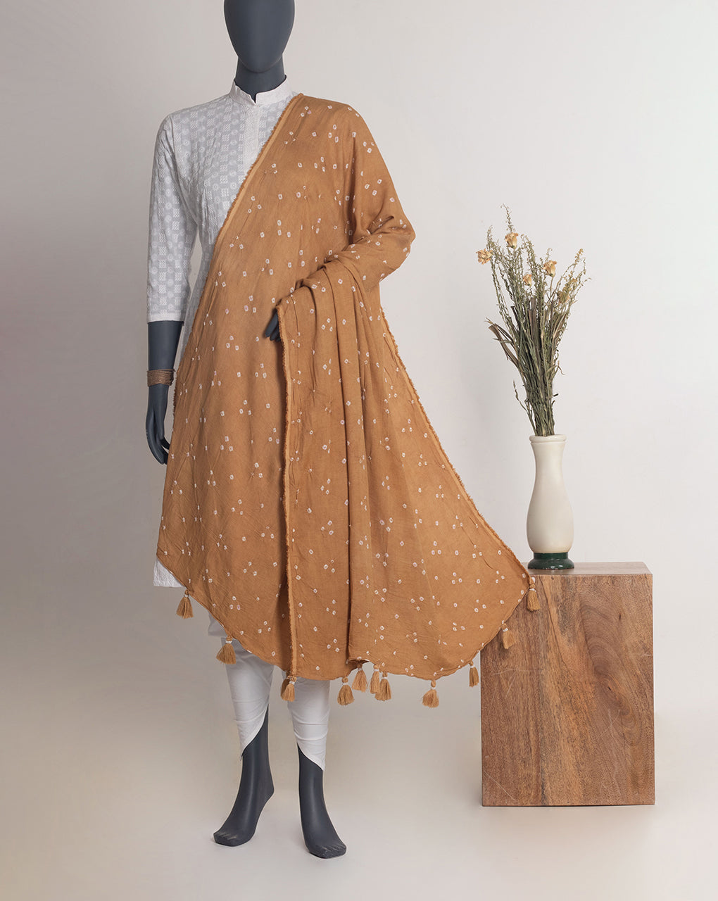 Polka Dots Bandhani Dobby Rayon Dupatta