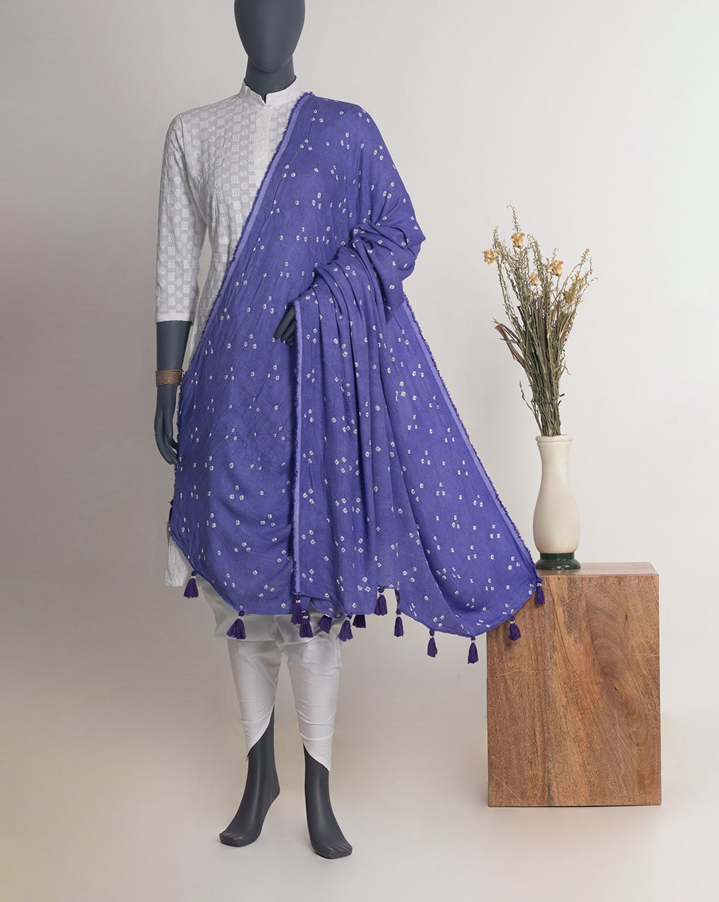 Polka Dots Bandhani Dobby Rayon Dupatta