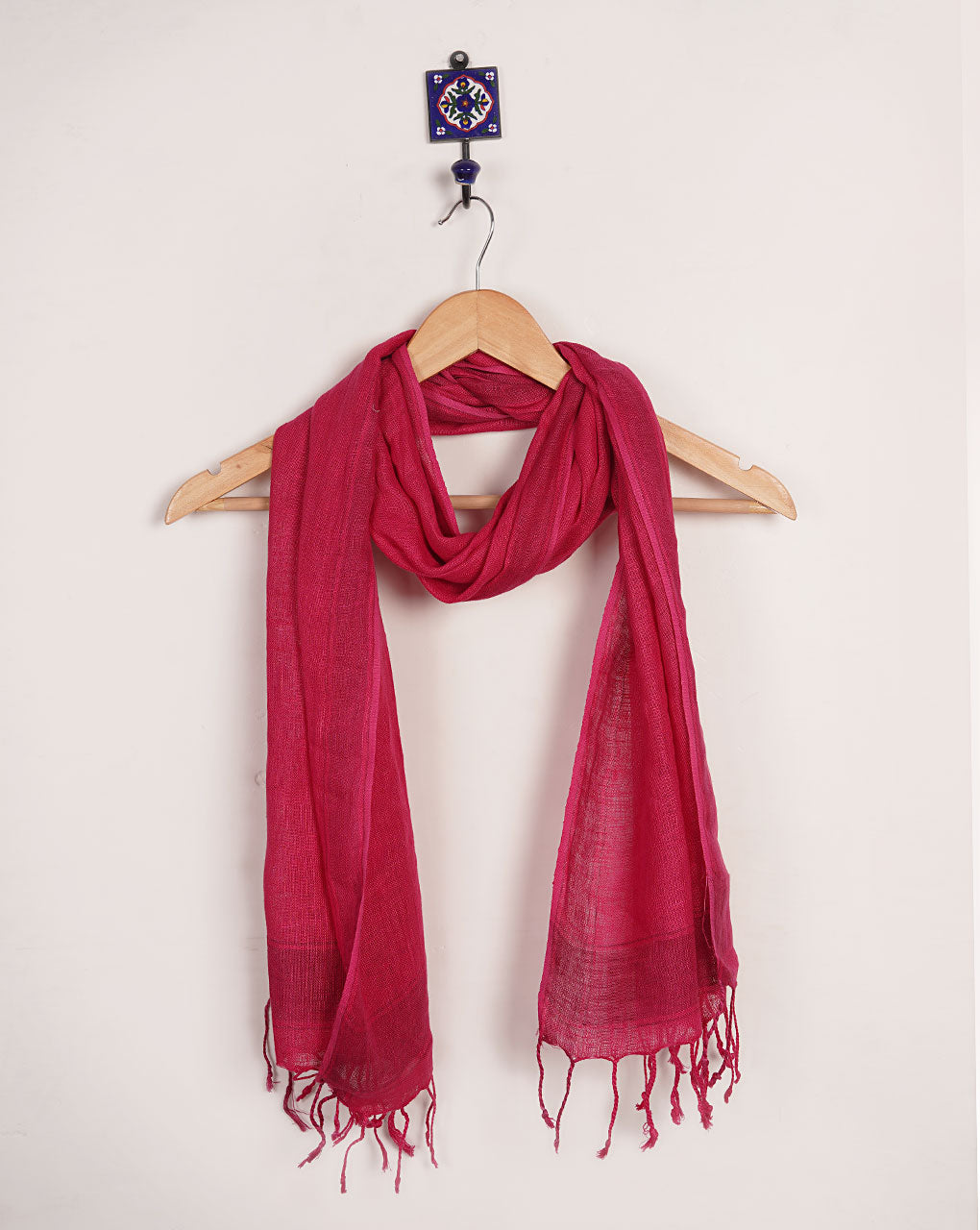 Fuchsia Plain Woven Bhagalpuri Linen Stole - Fabriclore.com