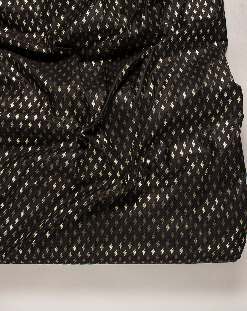 Zari Jacquard Banarasi Taffeta Silk Fabric