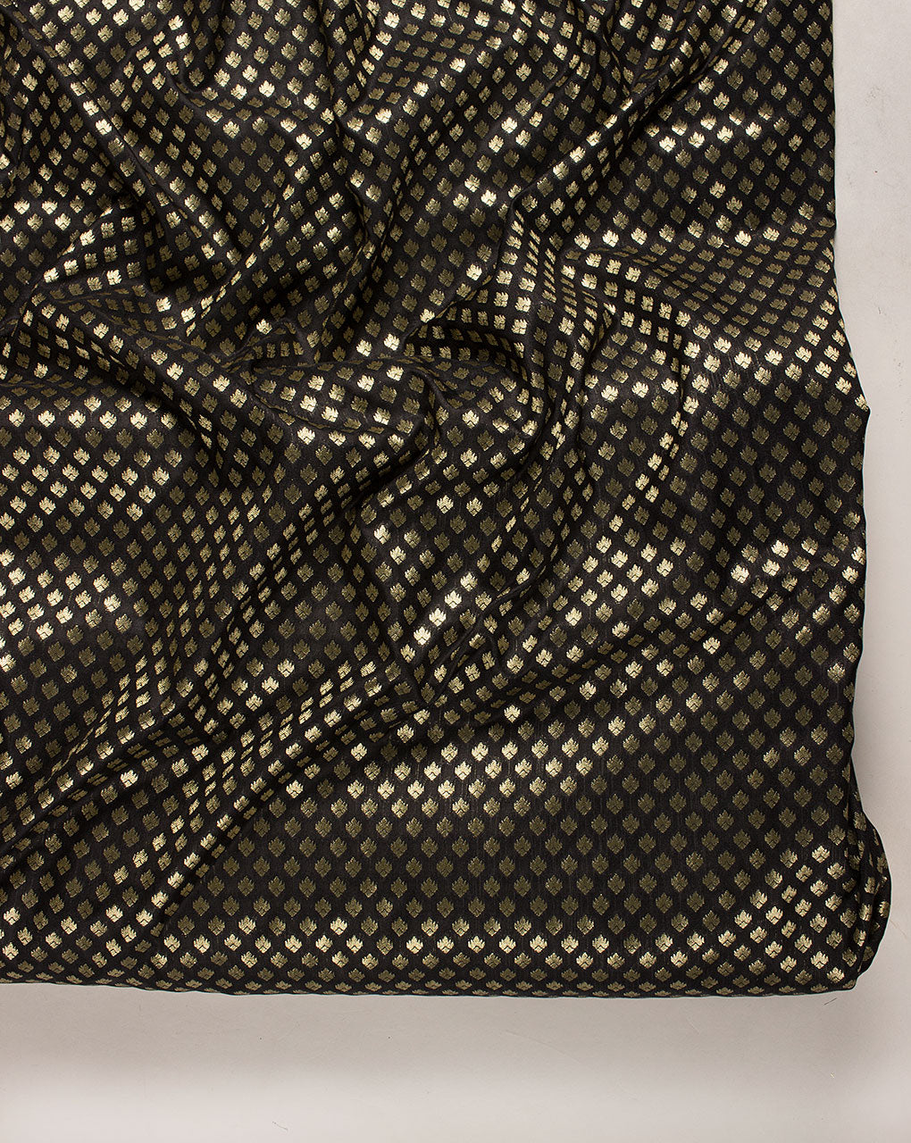 Zari Jacquard Banarasi Taffeta Silk Fabric