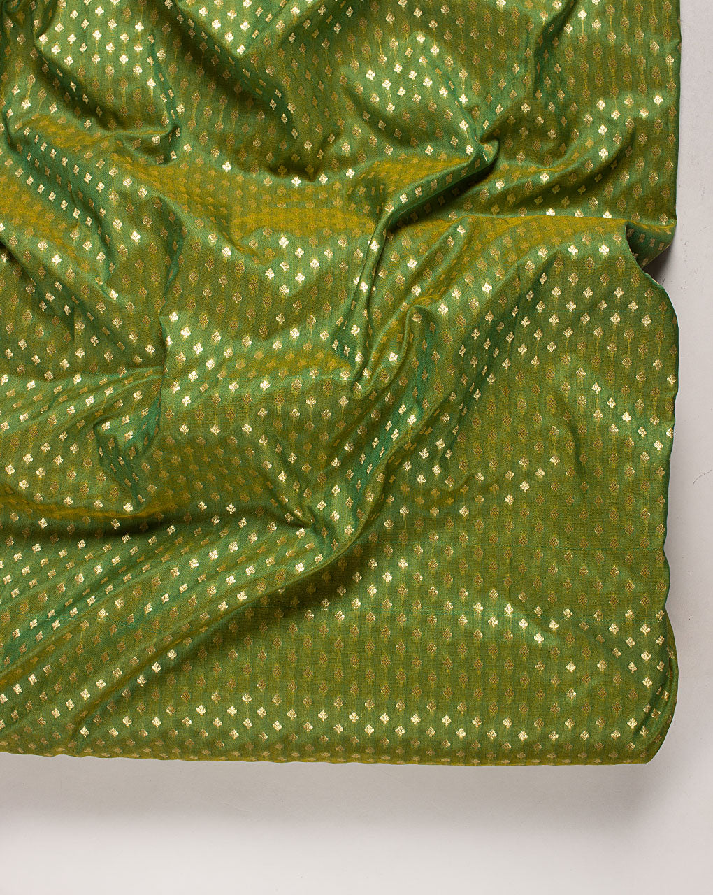 Zari Jacquard Banarasi Taffeta Silk Fabric