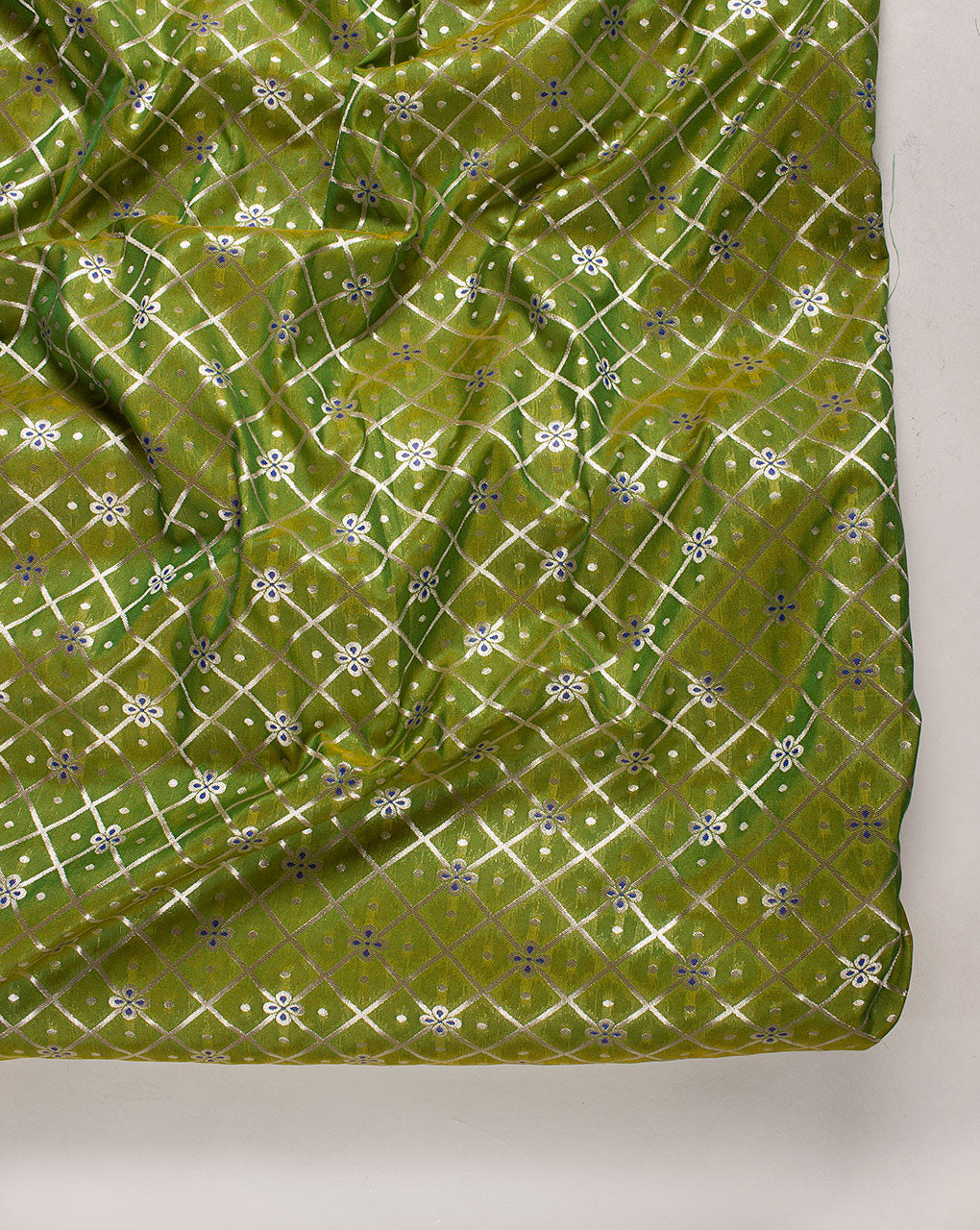 Zari Jacquard Banarasi Taffeta Silk Fabric